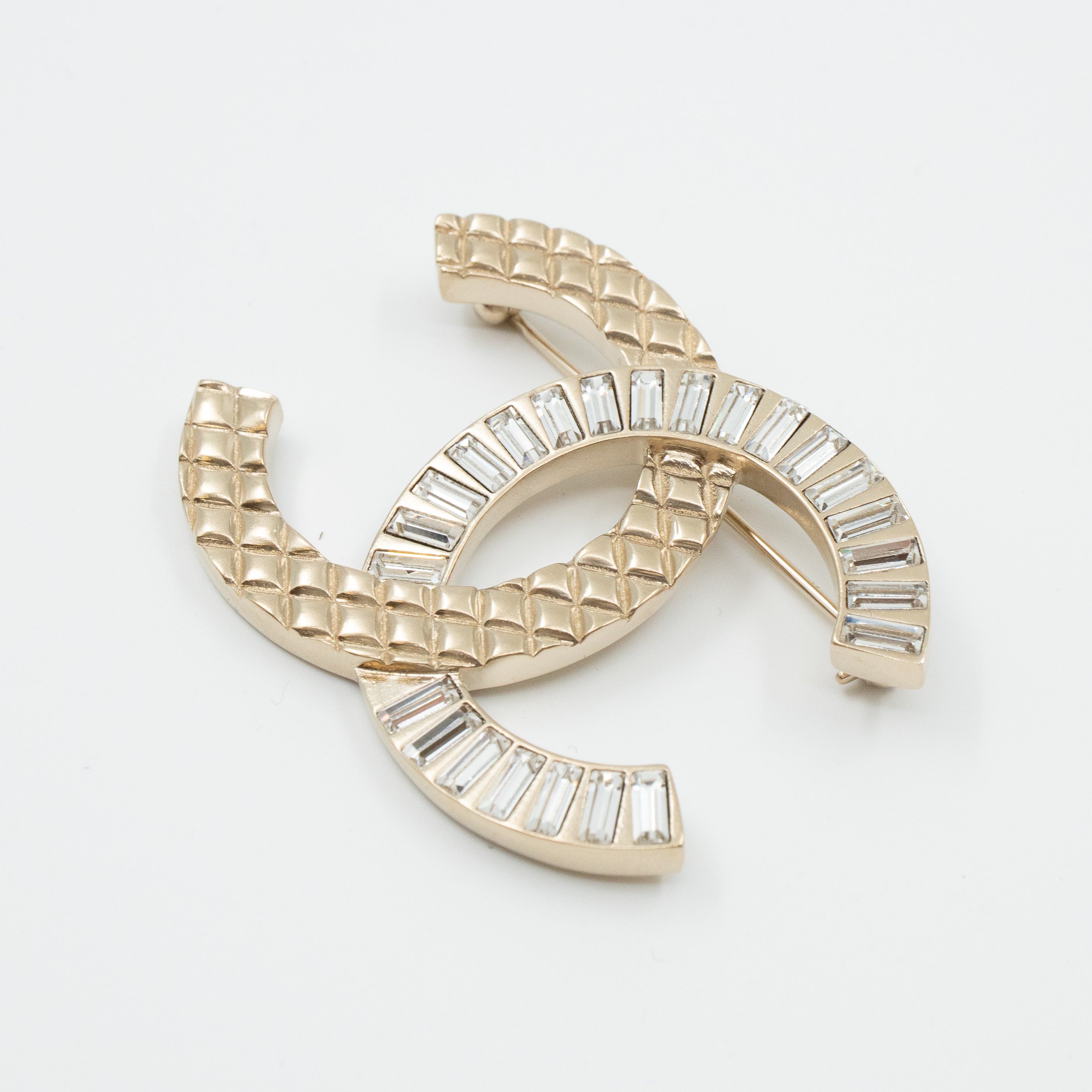 CC Brooch Crystal Light Gold