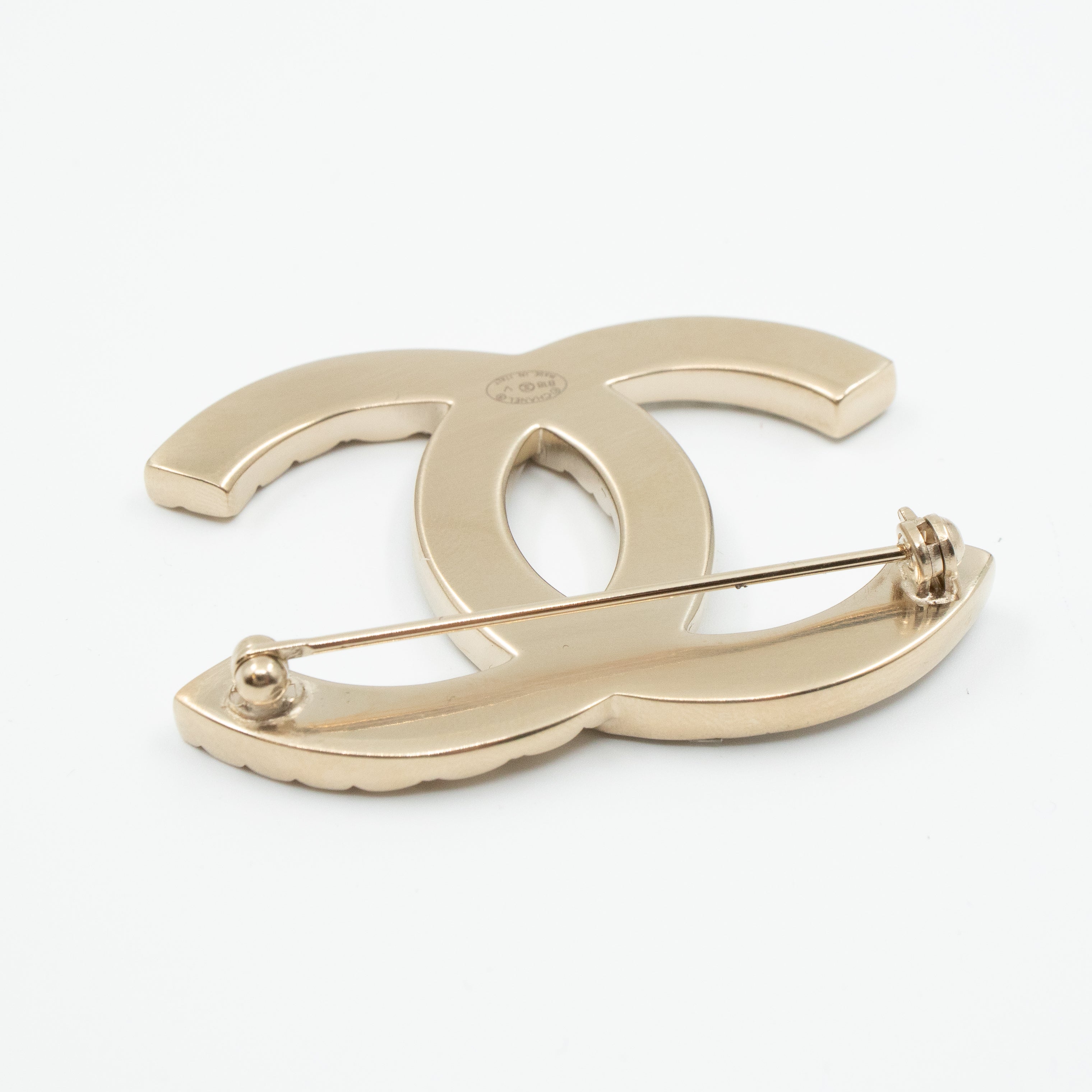 CC Brooch Crystal Light Gold