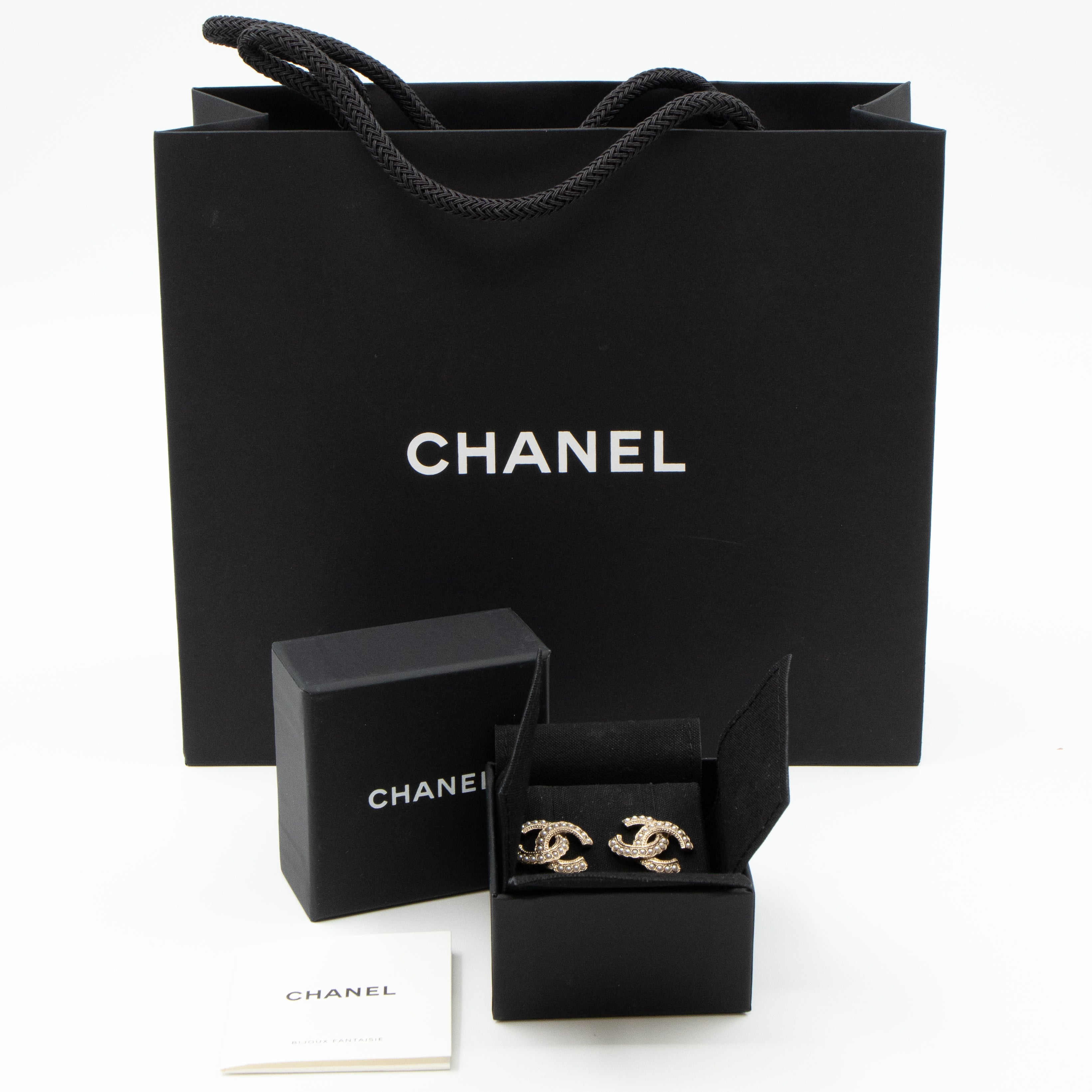 CC Pearl Earrings Light Gold