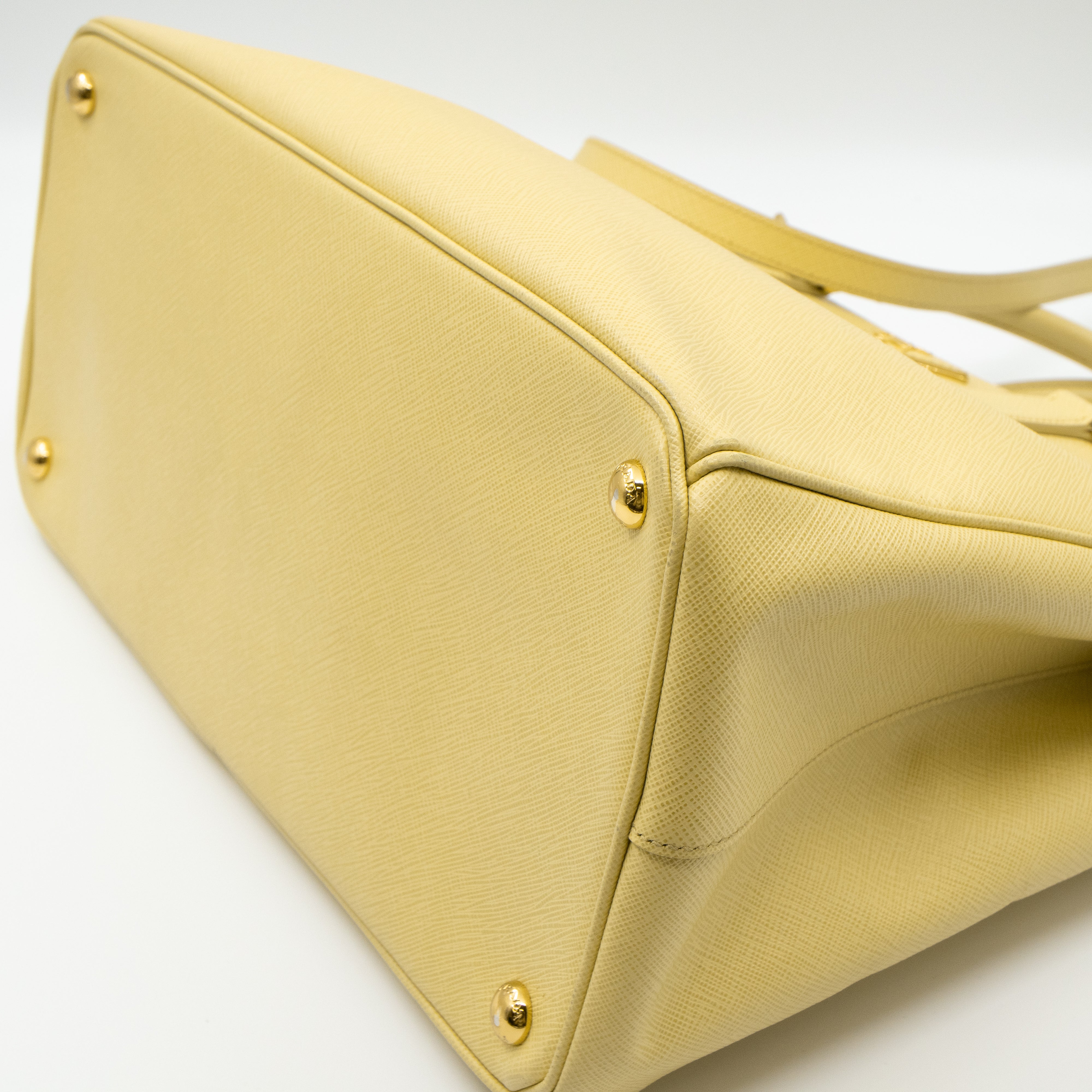 Galleria Large Double Zip Yellow Saffiano