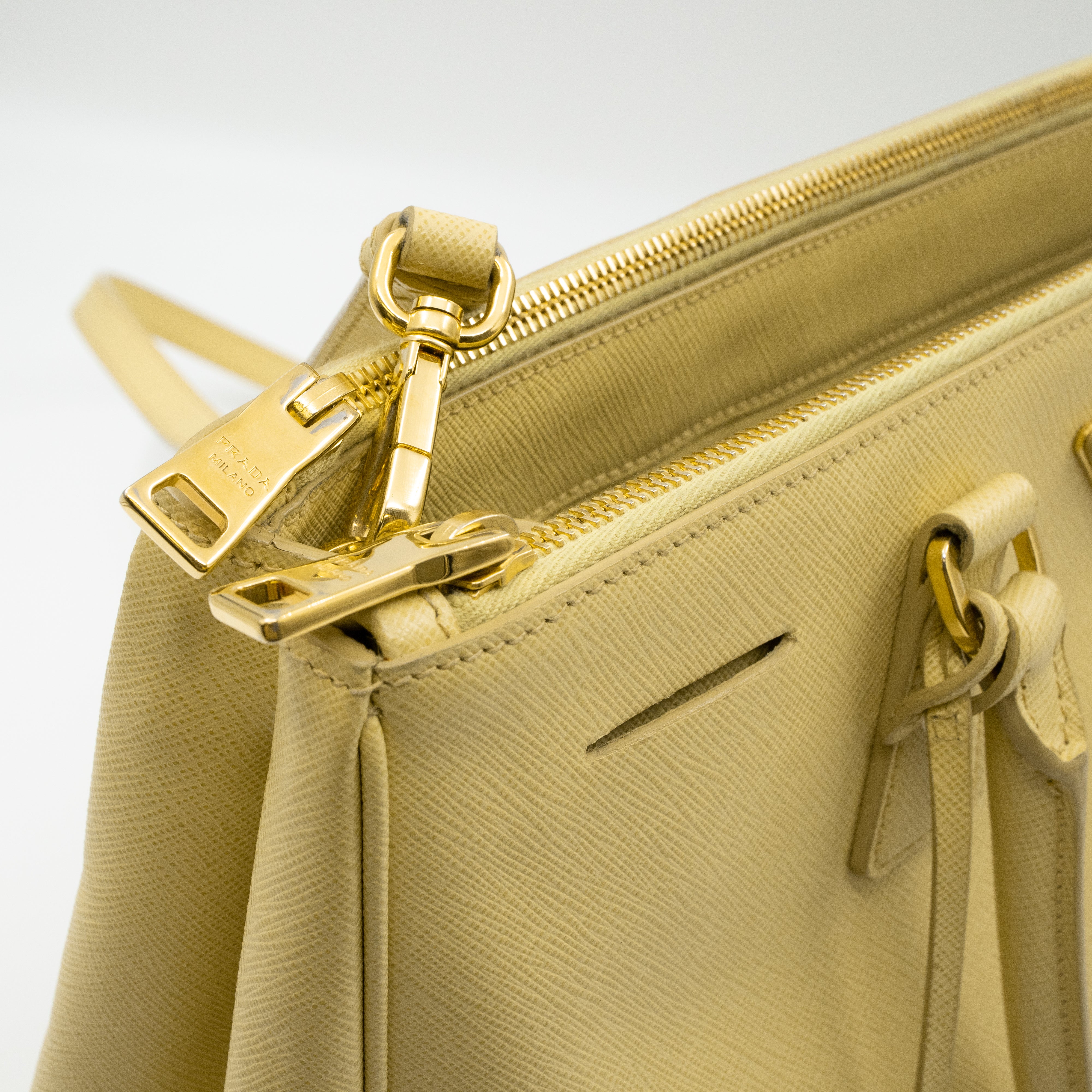 Galleria Large Double Zip Yellow Saffiano