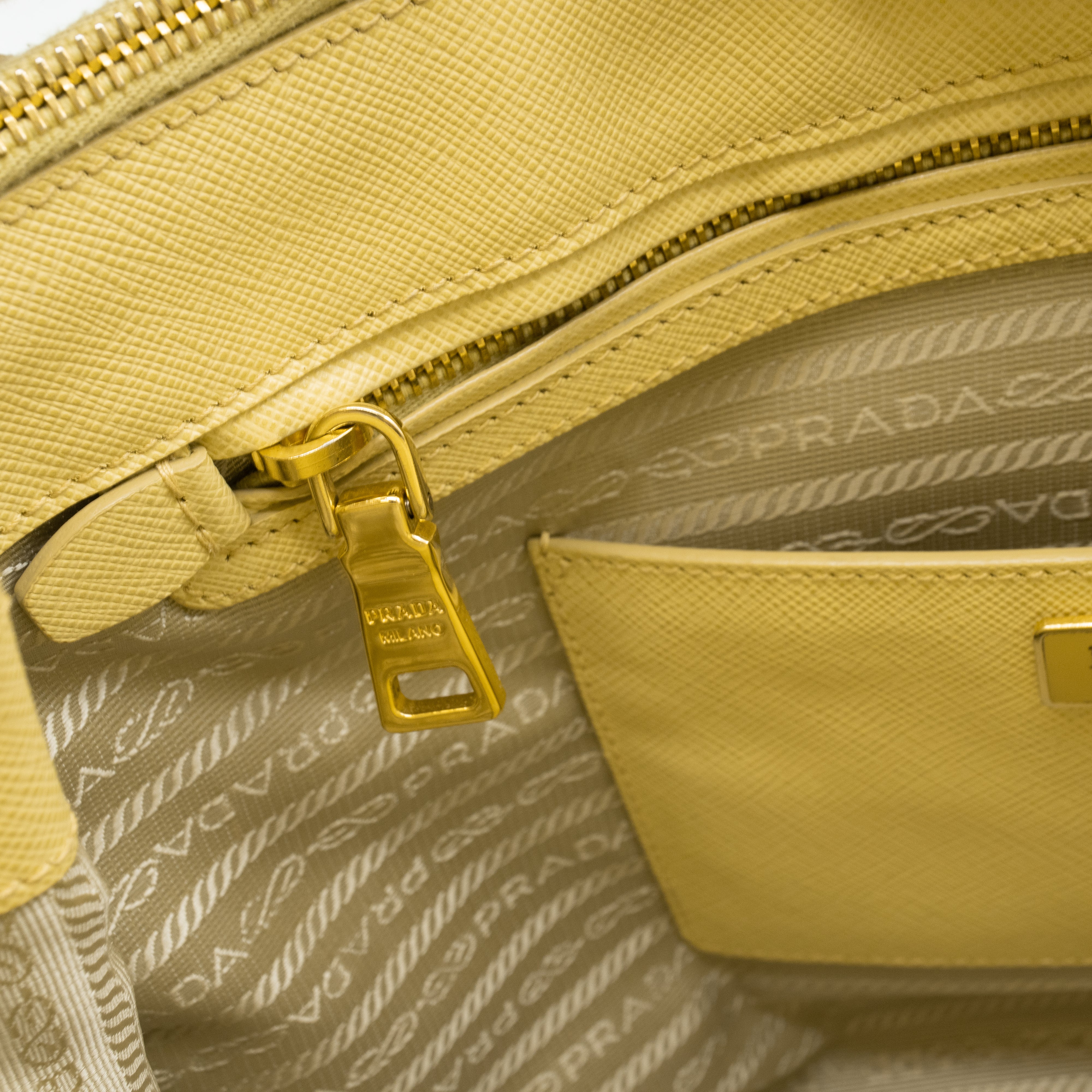 Galleria Large Double Zip Yellow Saffiano