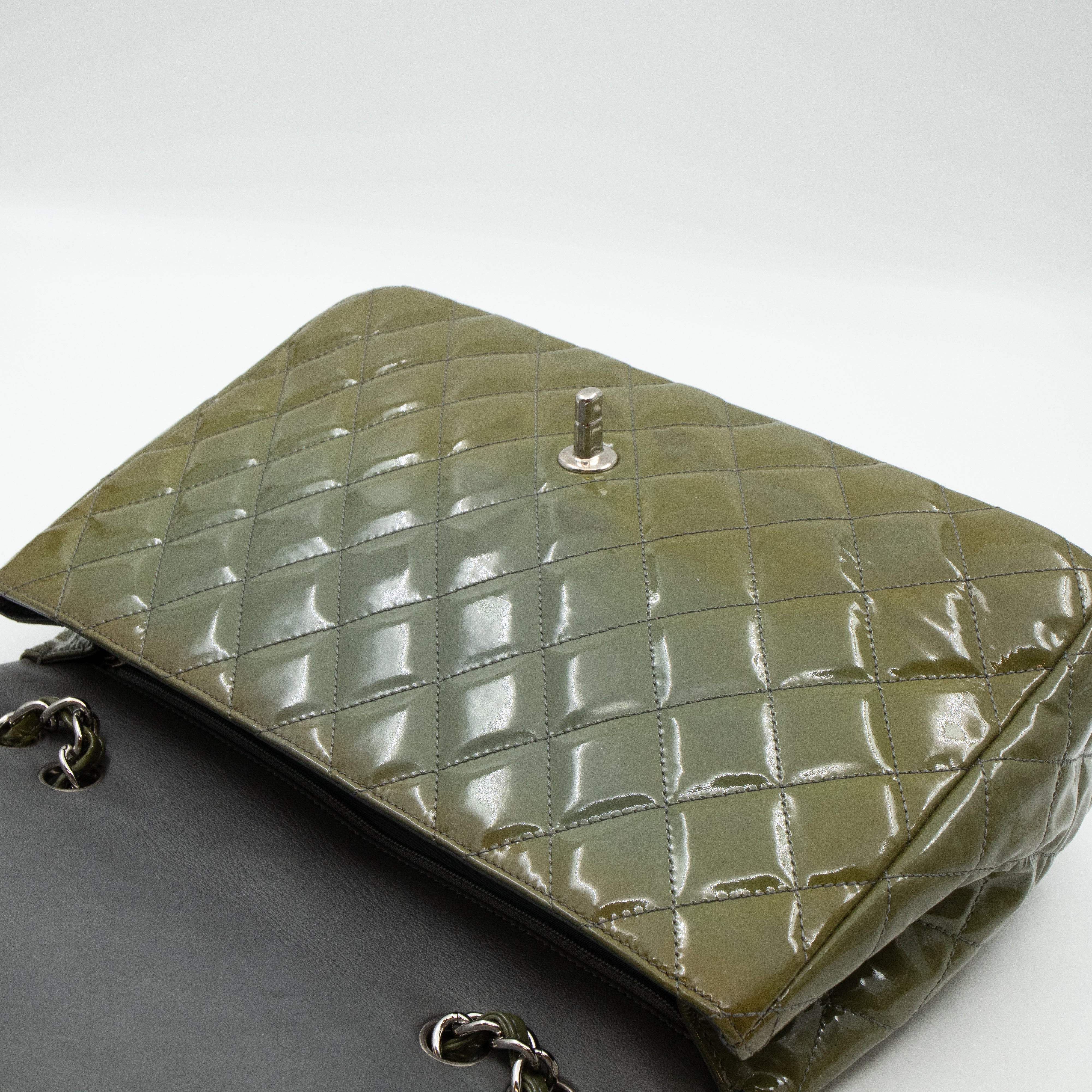 Classic Single Flap Jumbo Green Gray Patent Leather