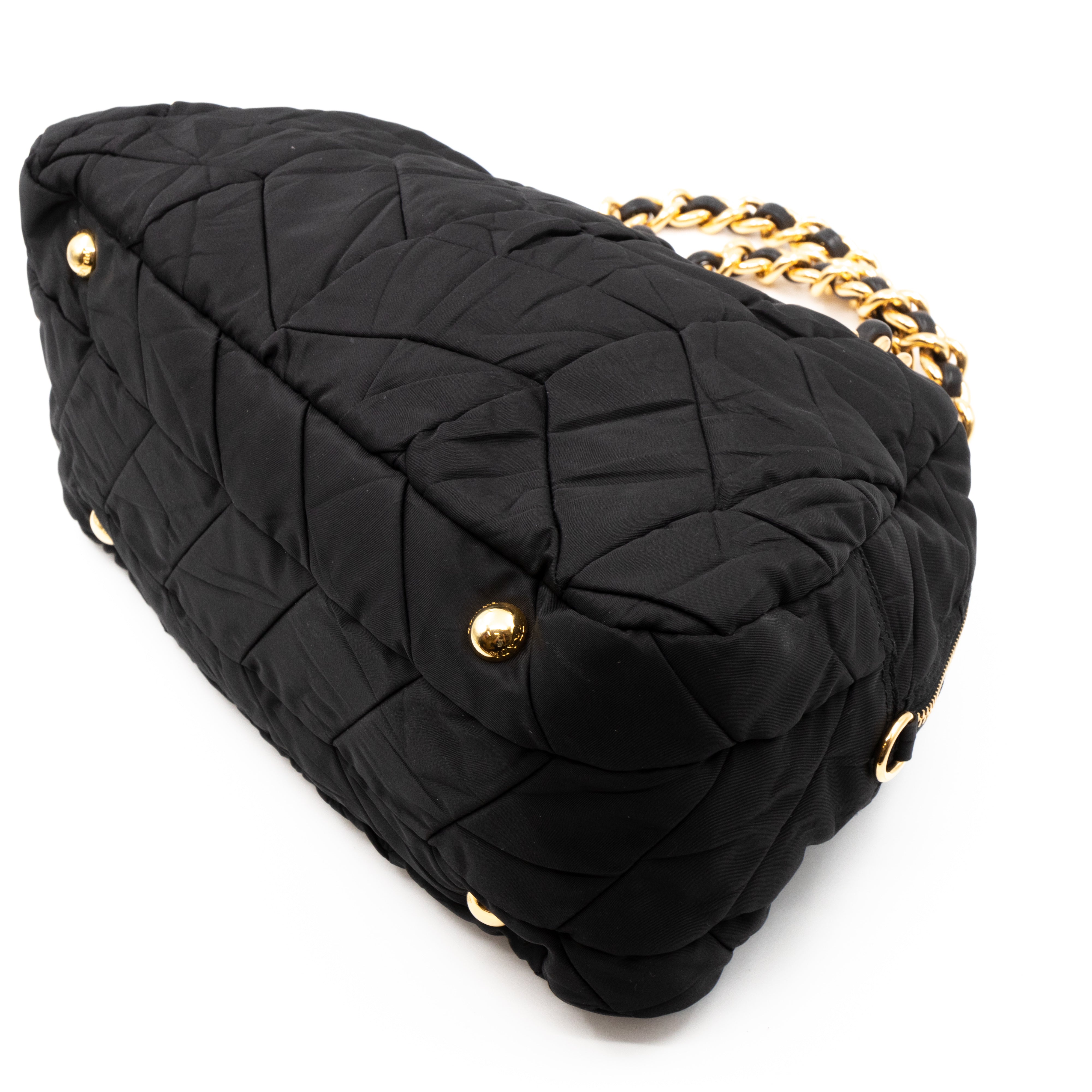 Chain Bowler Bag Black Quilted Tessuto
