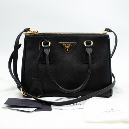 Galleria Small Double Zip Black Saffiano