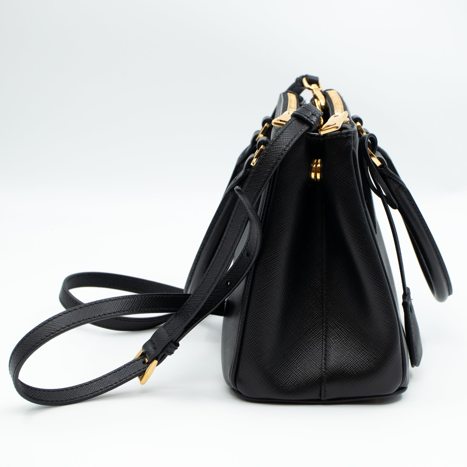 Galleria small Saffiano leather bag PZ - 2023 ❤️ CooperativaShop ✓