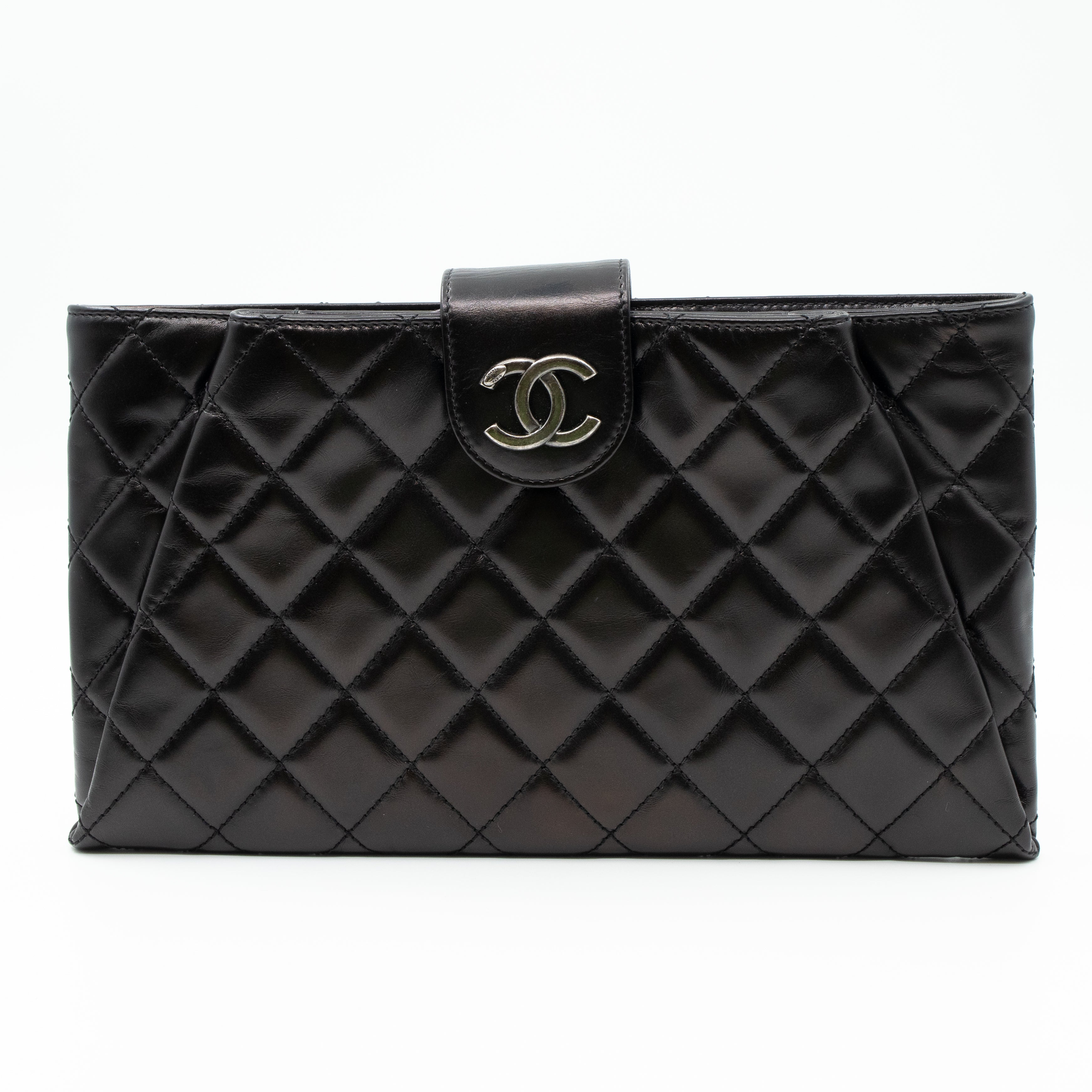 Coco Pleats Clutch Black Calfskin