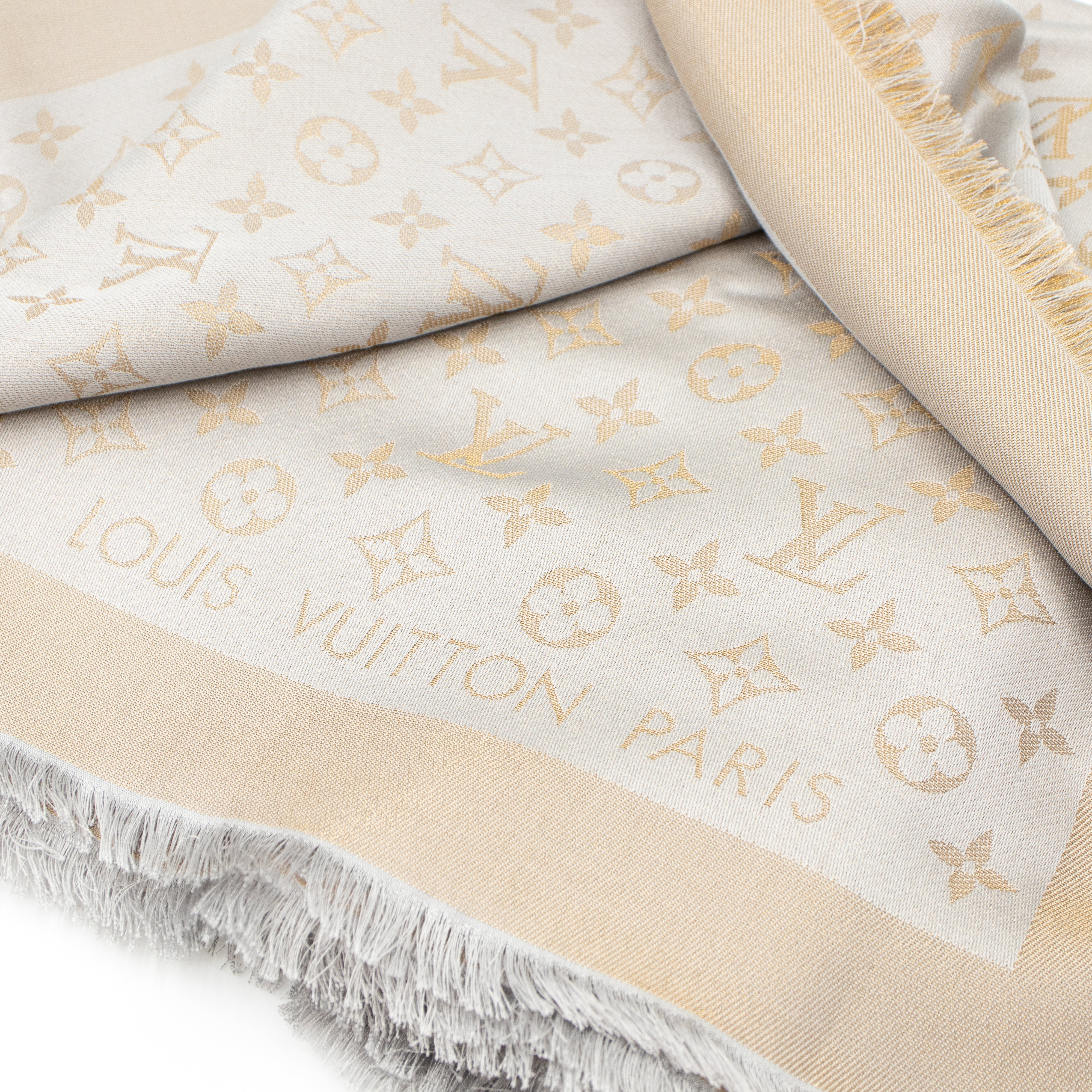 Monogram Shine Shawl Greige Gold