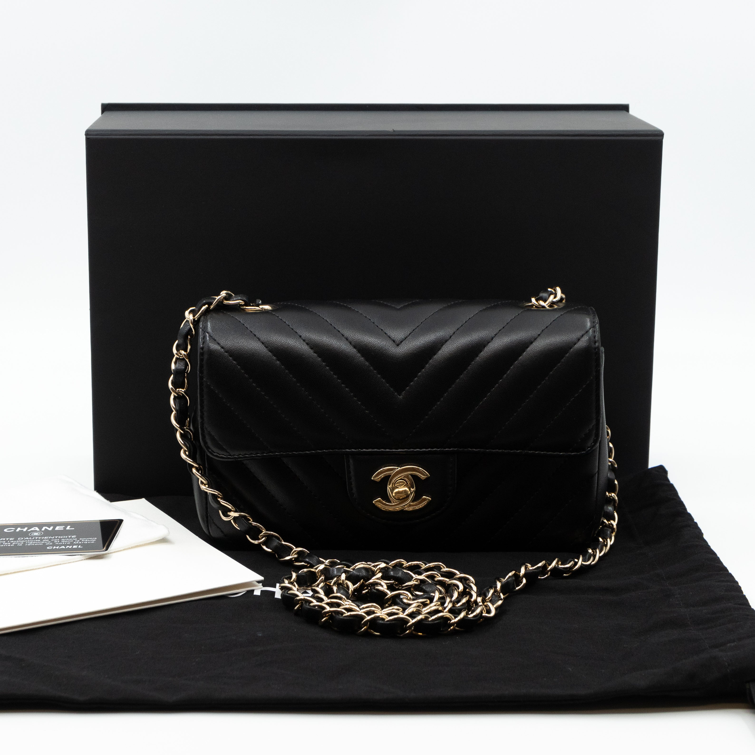 Chanel – Chanel Single Flap Classic Mini Rectangular Chevron Black Leather  – Queen Station
