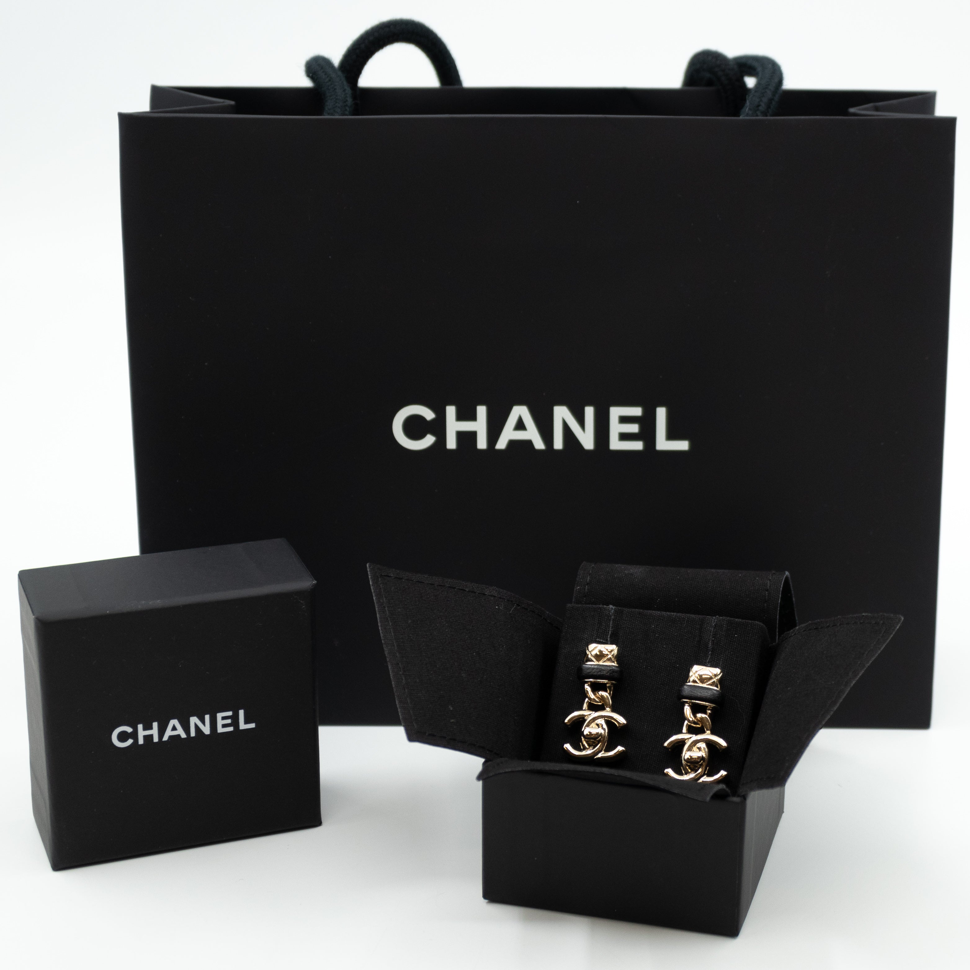 Chanel – Chanel Lambskin CC Turnlock Drop Earrings Gold Black