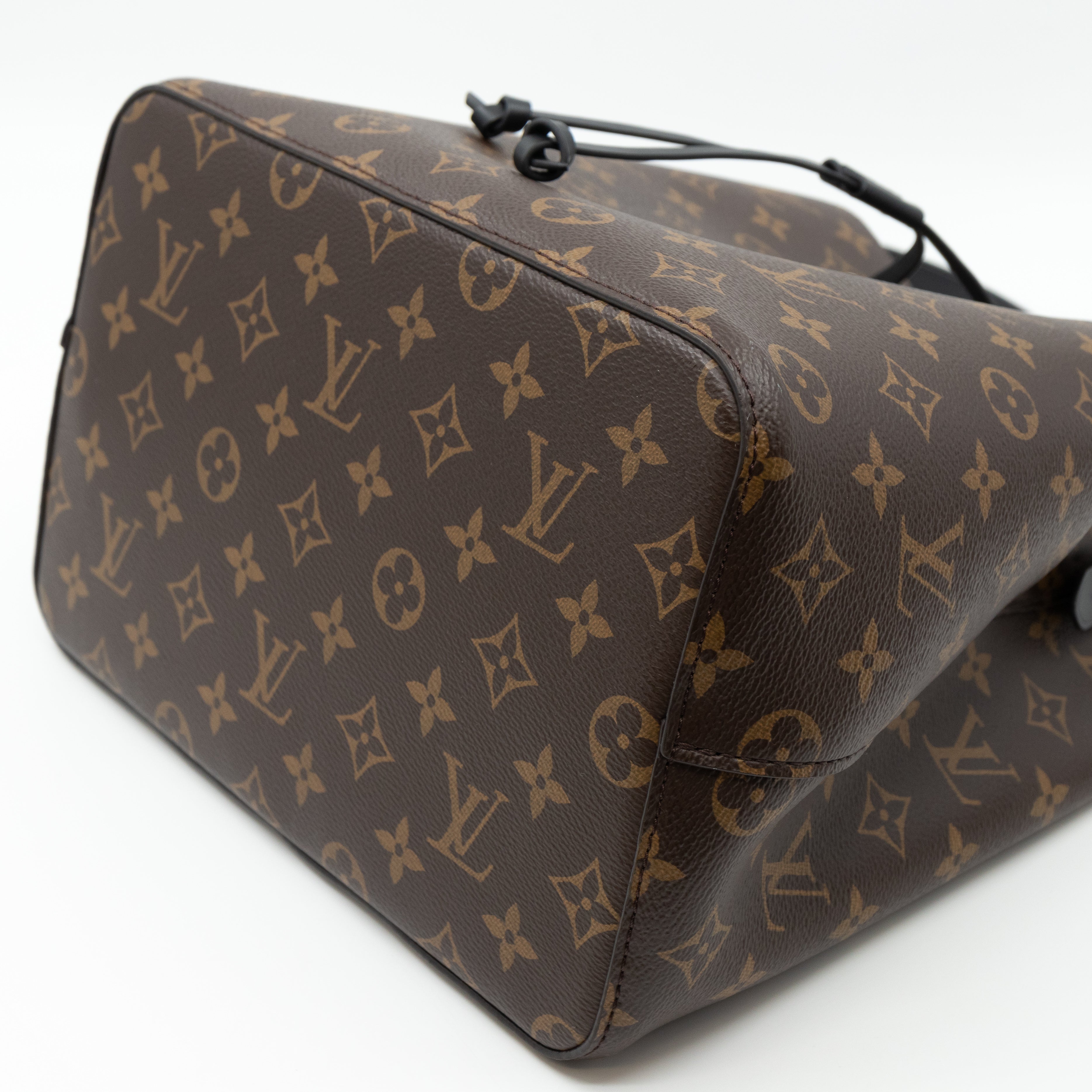 Neonoe Monogram Black