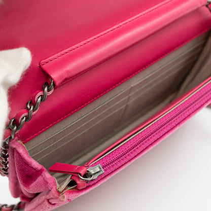 Boy Wallet On Chain Pink Velvet