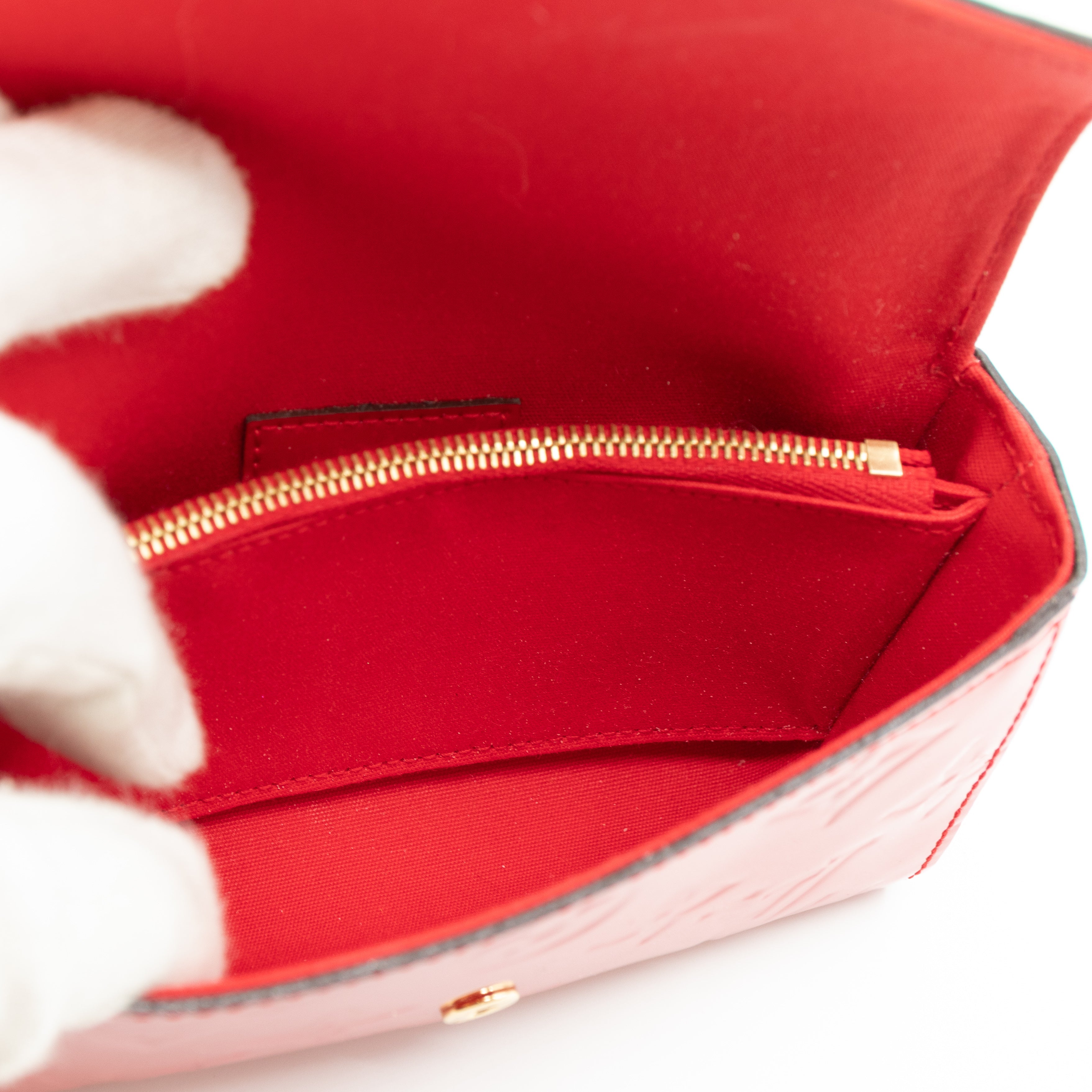 Lucie Pouch Vernis Cherry