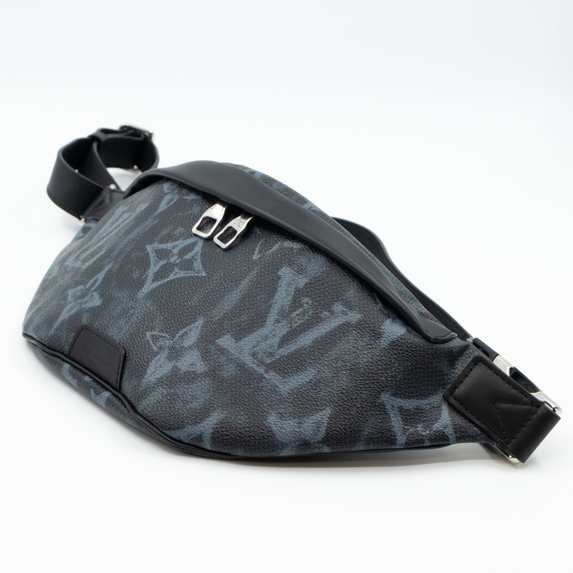 Louis Vuitton Monogram Pastel Discovery Bumbag - Black Waist Bags, Bags -  LOU808472