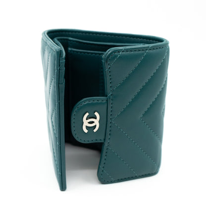 Small Classic Flap Wallet Green Leather