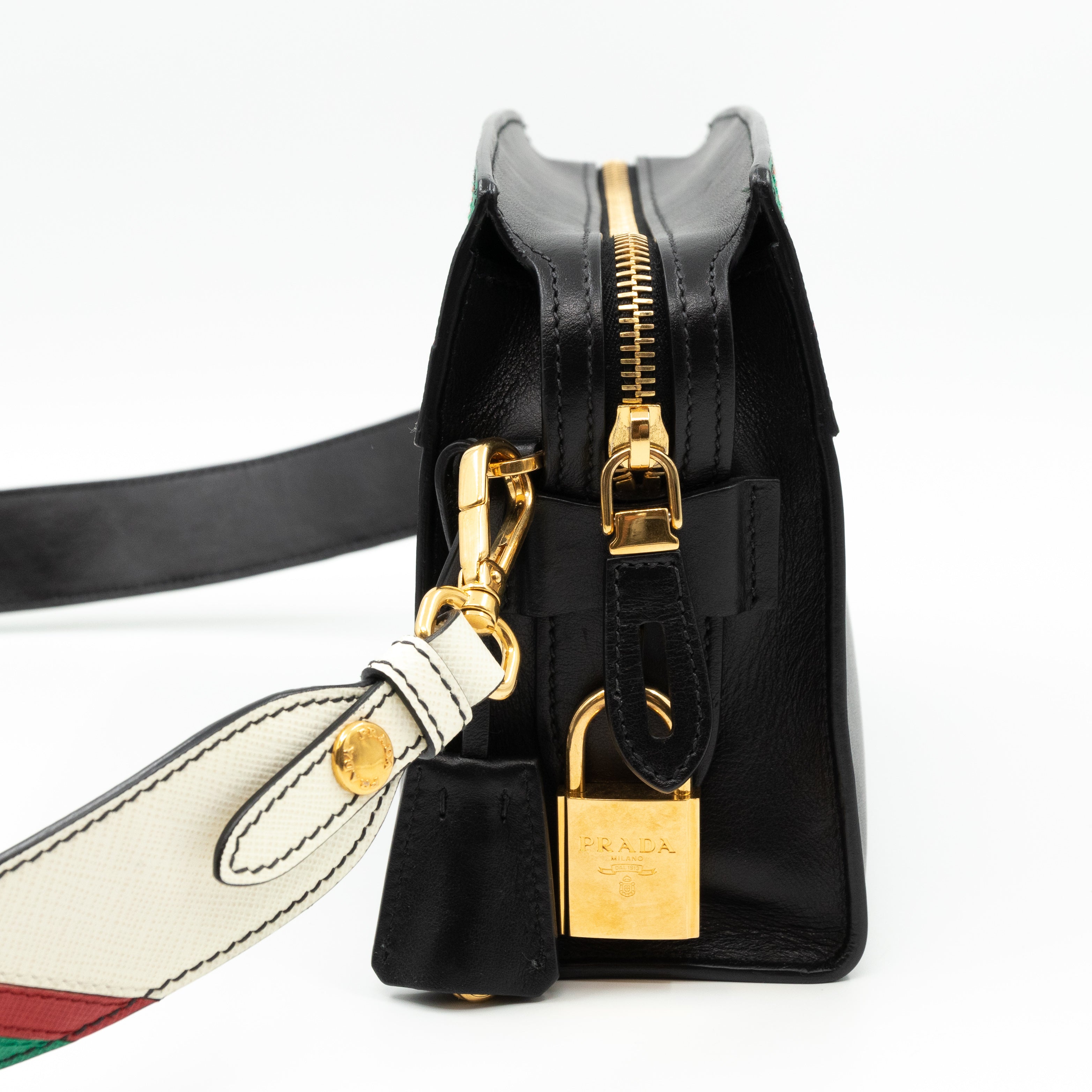 Esplanade Shoulder Bag Greche Black Leather