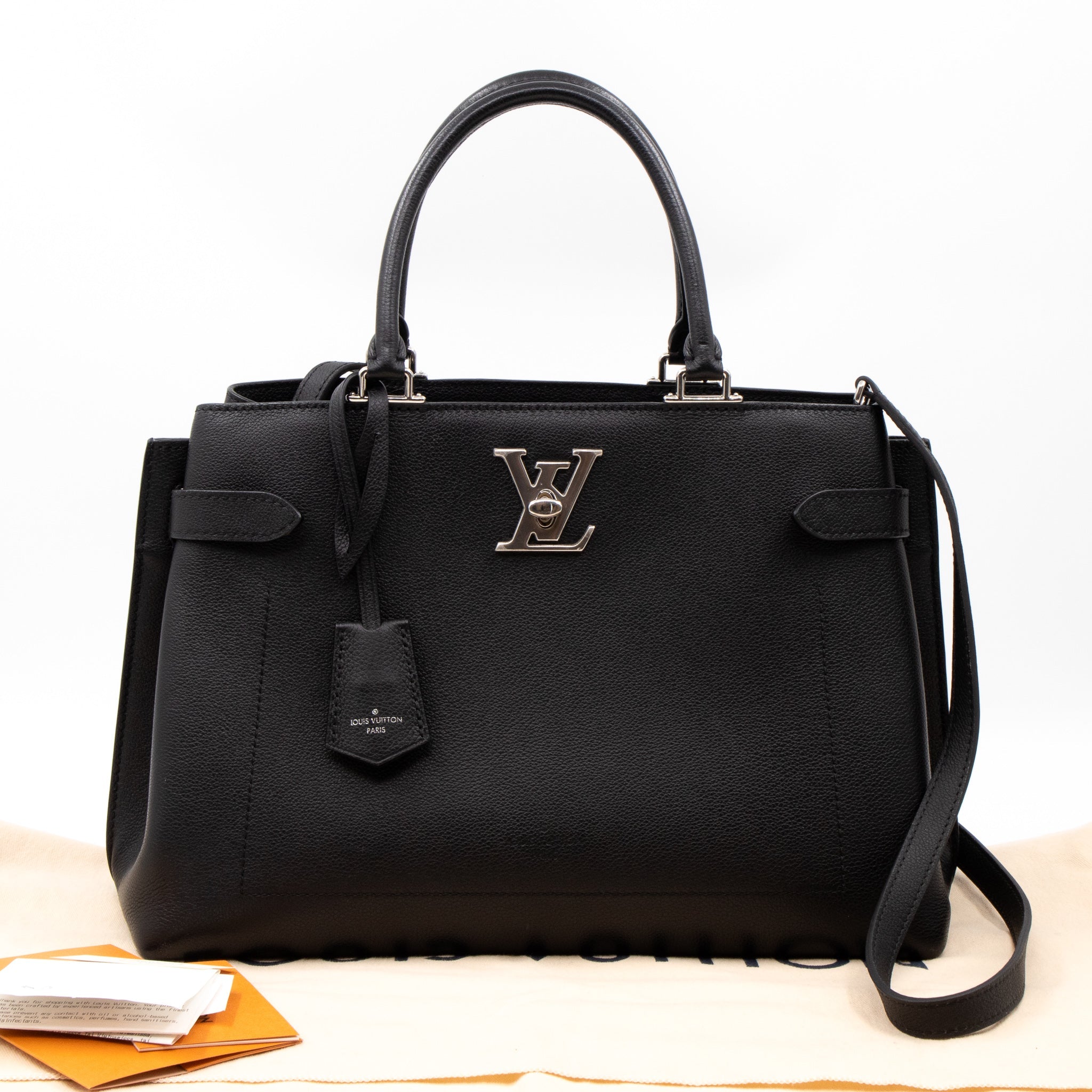 Lockme Day Black Leather