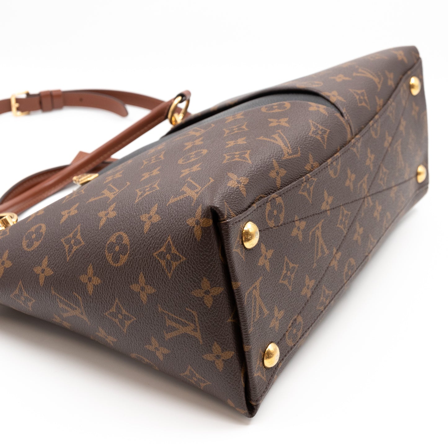 V Tote MM Monogram Noir Caramel