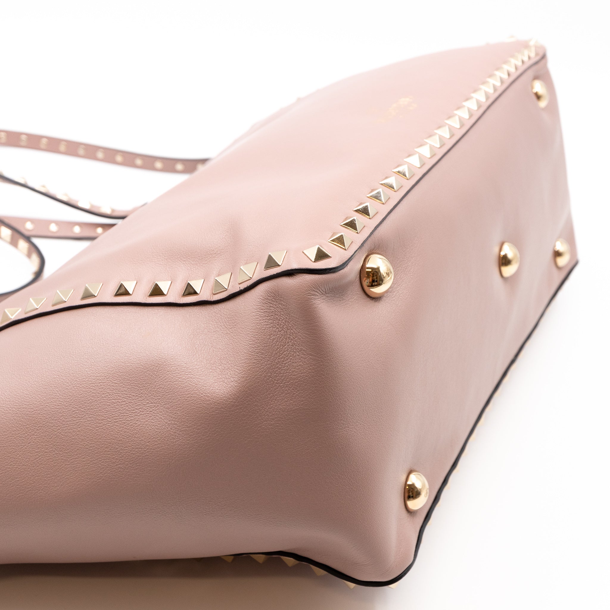Rockstud Trapeze Tote Rose Beige Leather