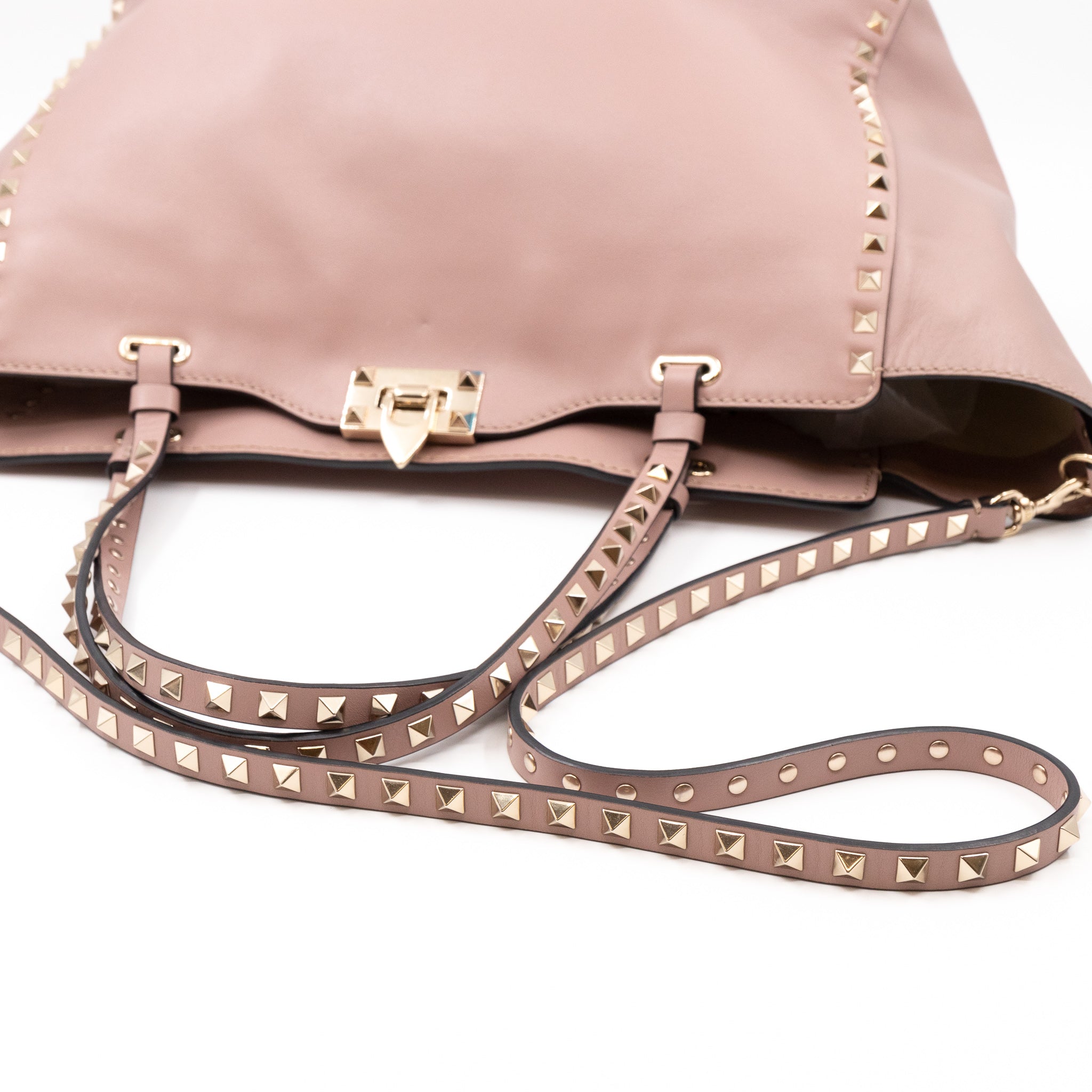 Rockstud Trapeze Tote Rose Beige Leather