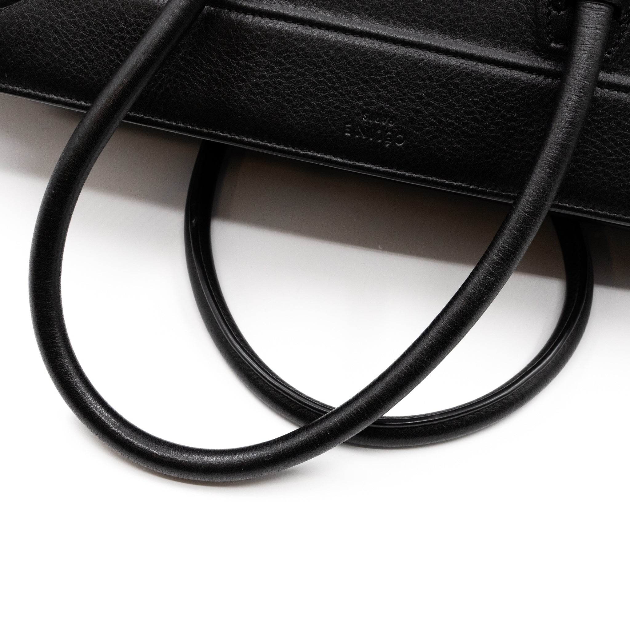 Phantom Medium Luggage Black Leather