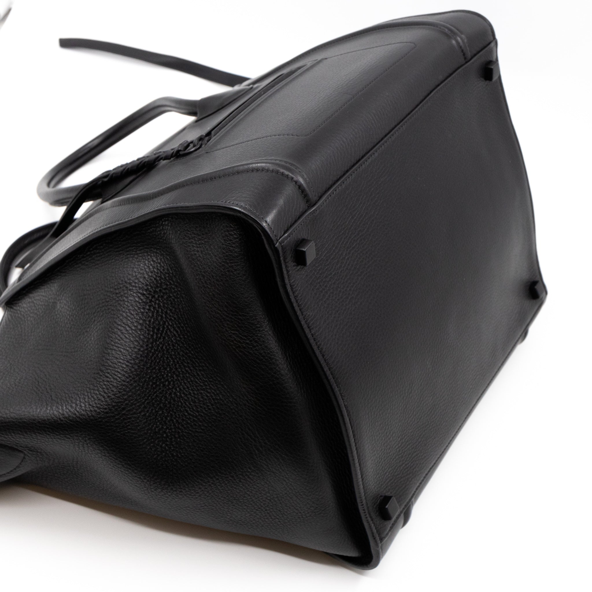 Phantom Medium Luggage Black Leather