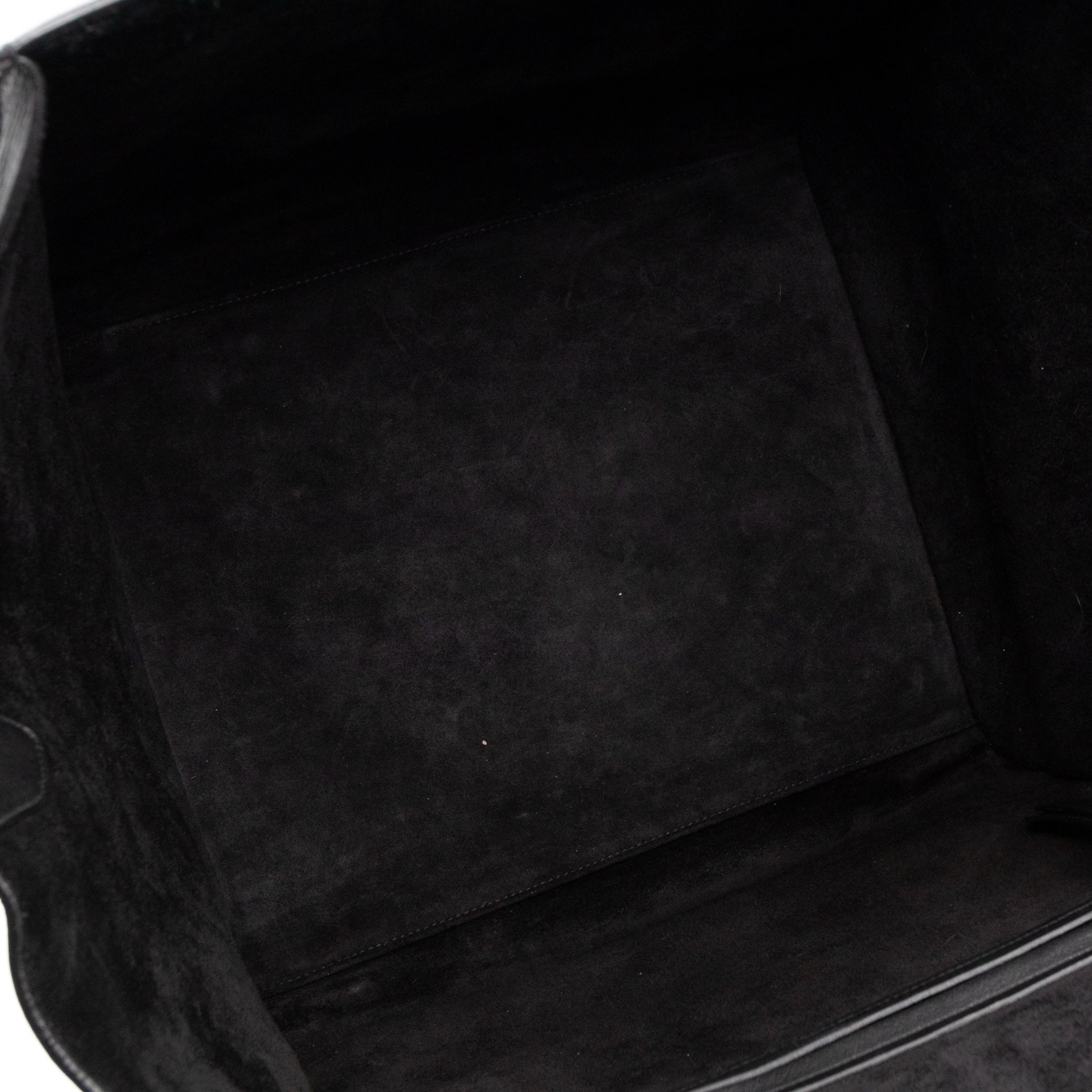 Phantom Medium Luggage Black Leather