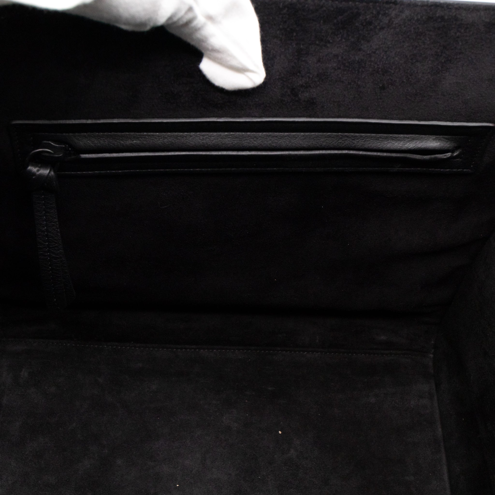 Phantom Medium Luggage Black Leather