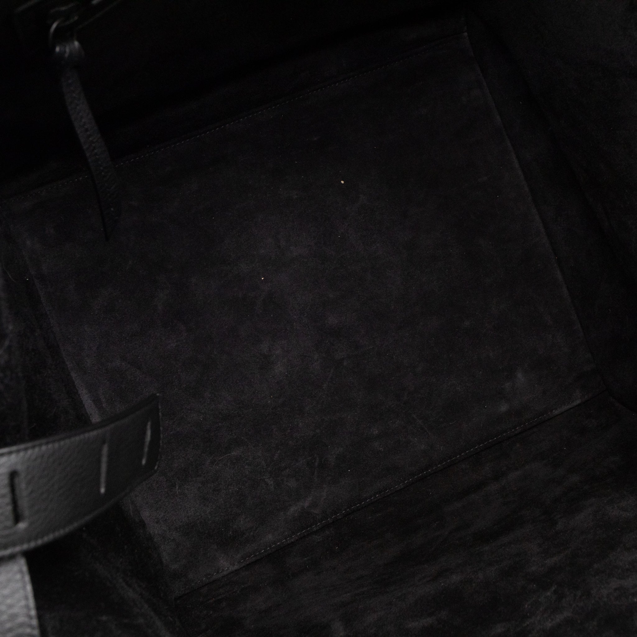 Phantom Medium Luggage Black Leather