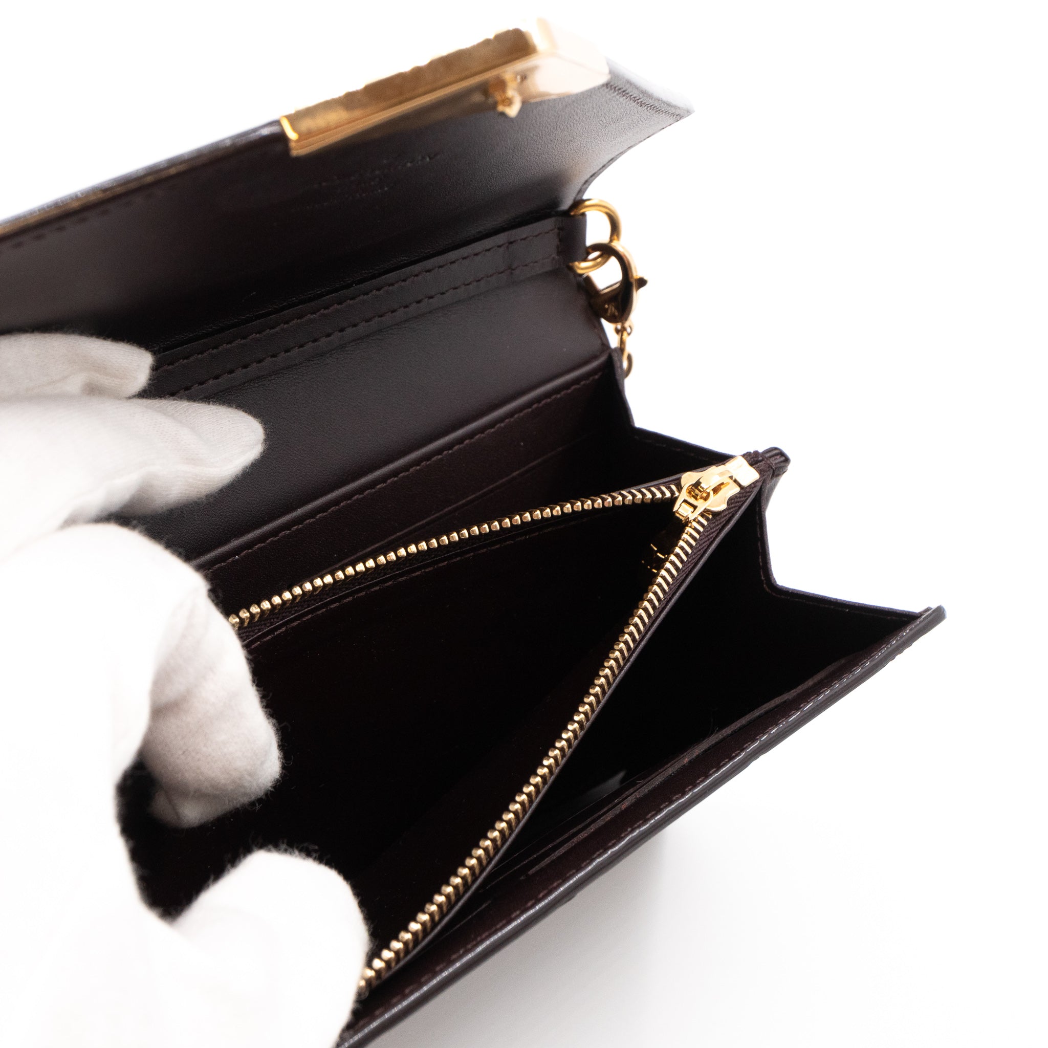 Mira Chain Clutch Vernis	Amarante