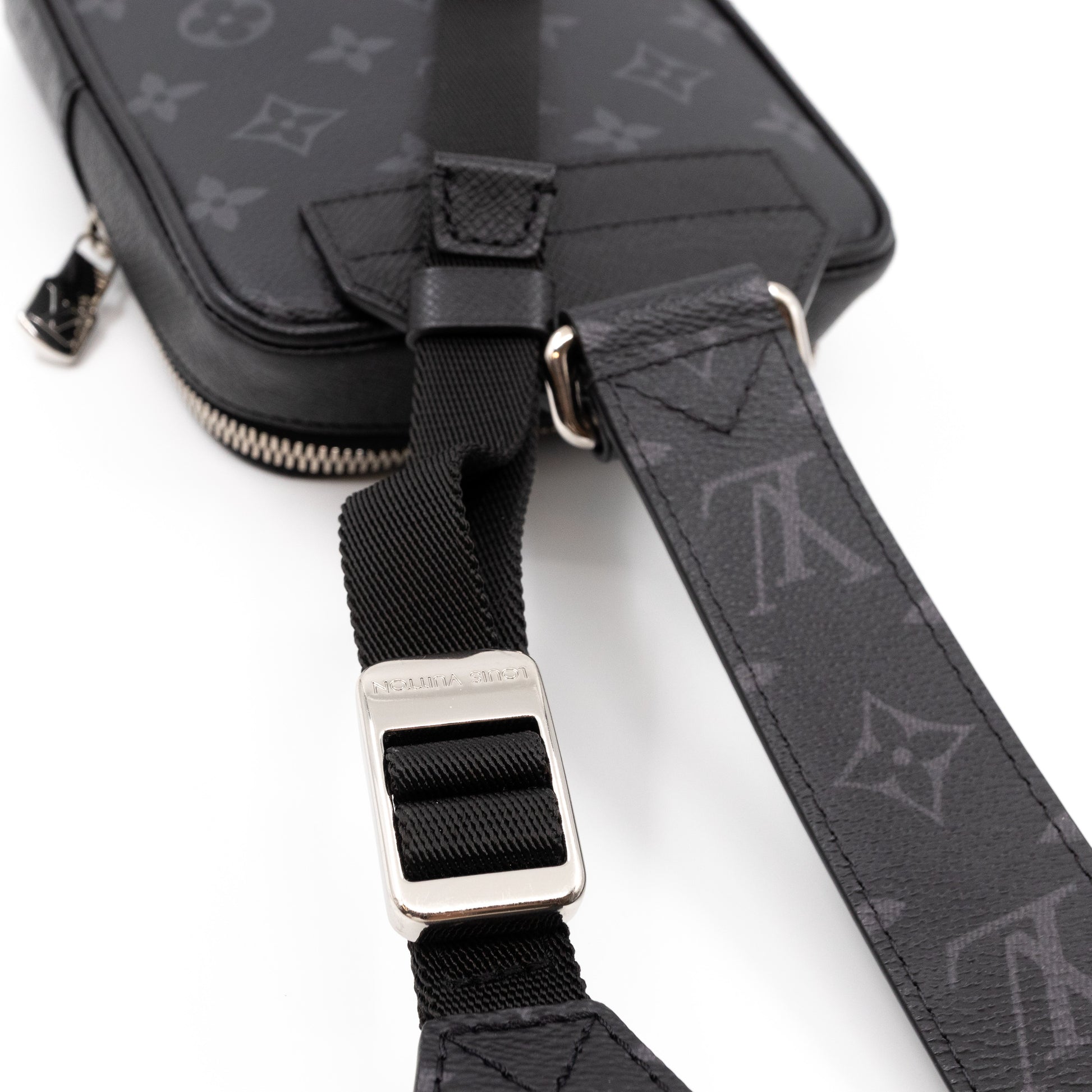 Louis Vuitton Outdoor Slingbag Monogram Taigarama Black 8808036