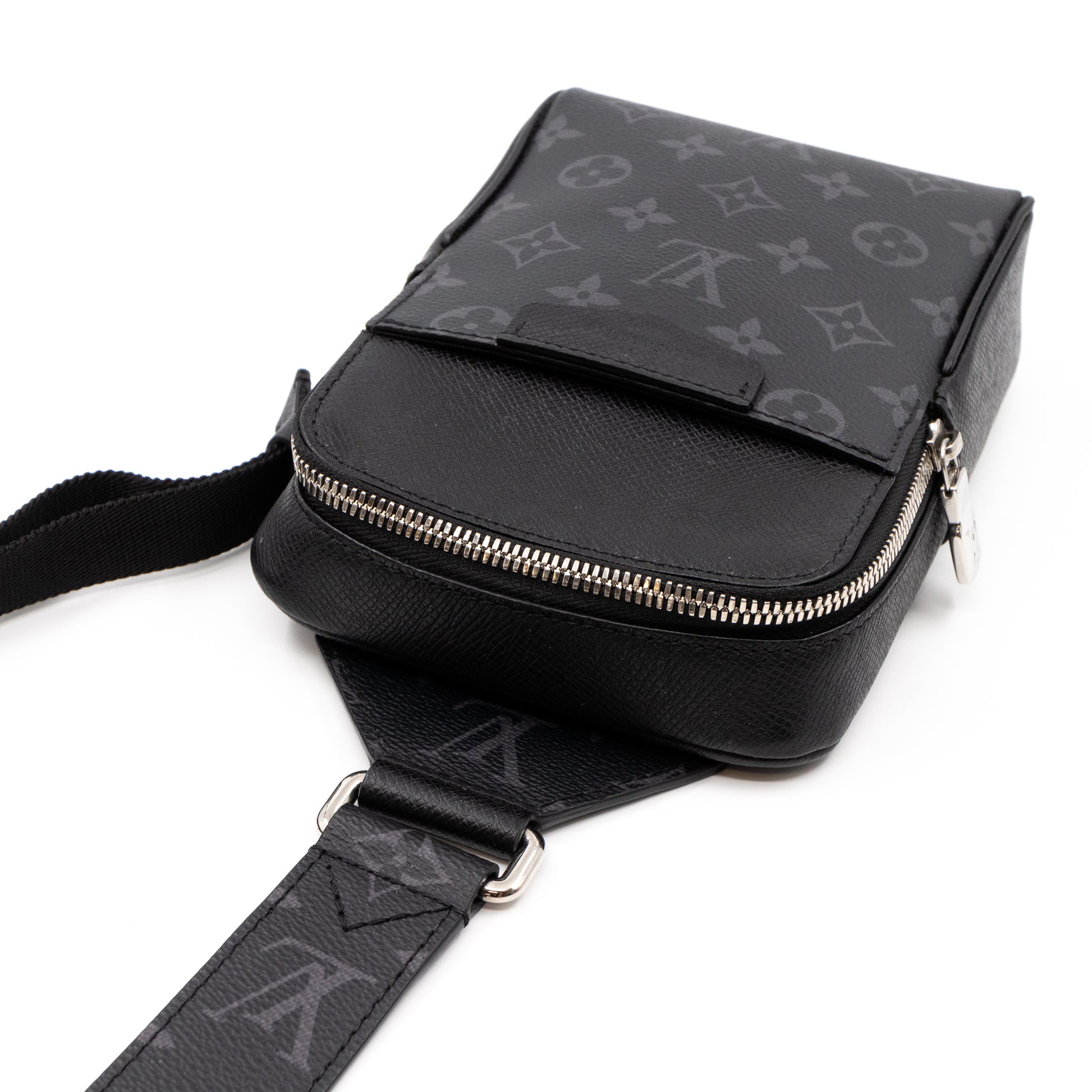Louis Vuitton Outdoor Slingbag, Black, One Size