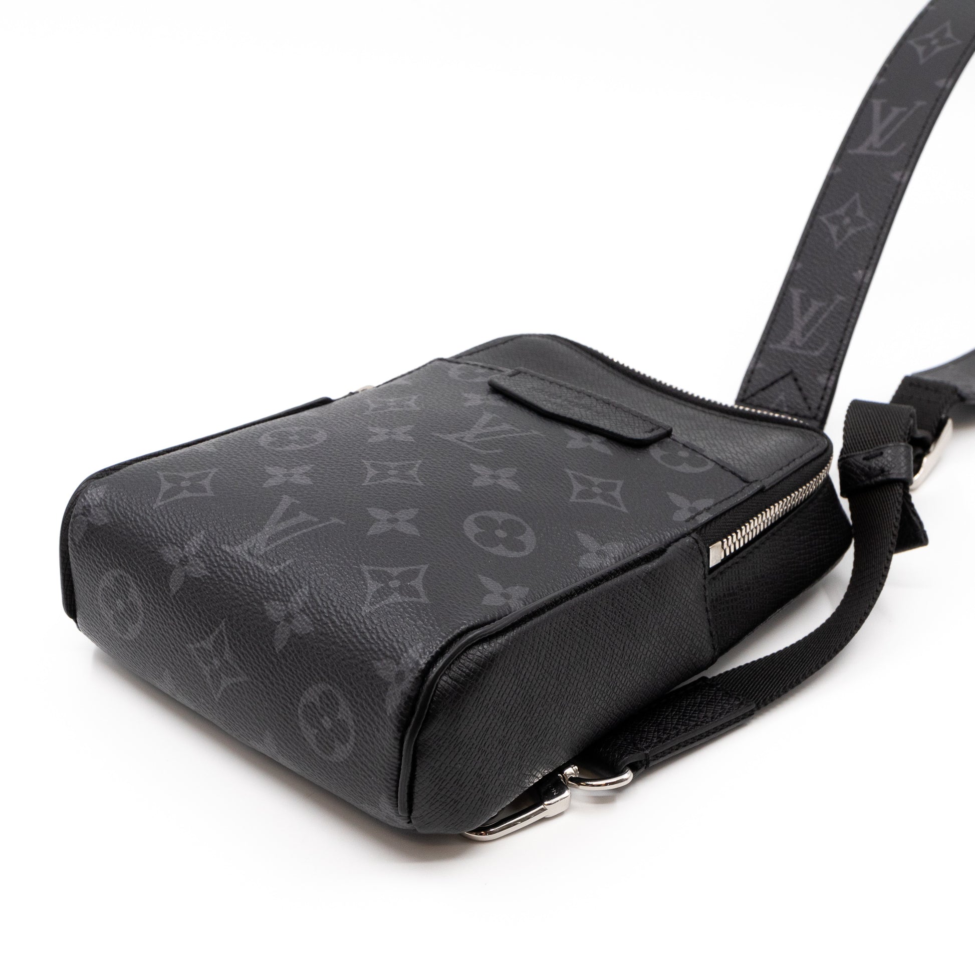 Louis Vuitton Outdoor Slingbag, Black, One Size