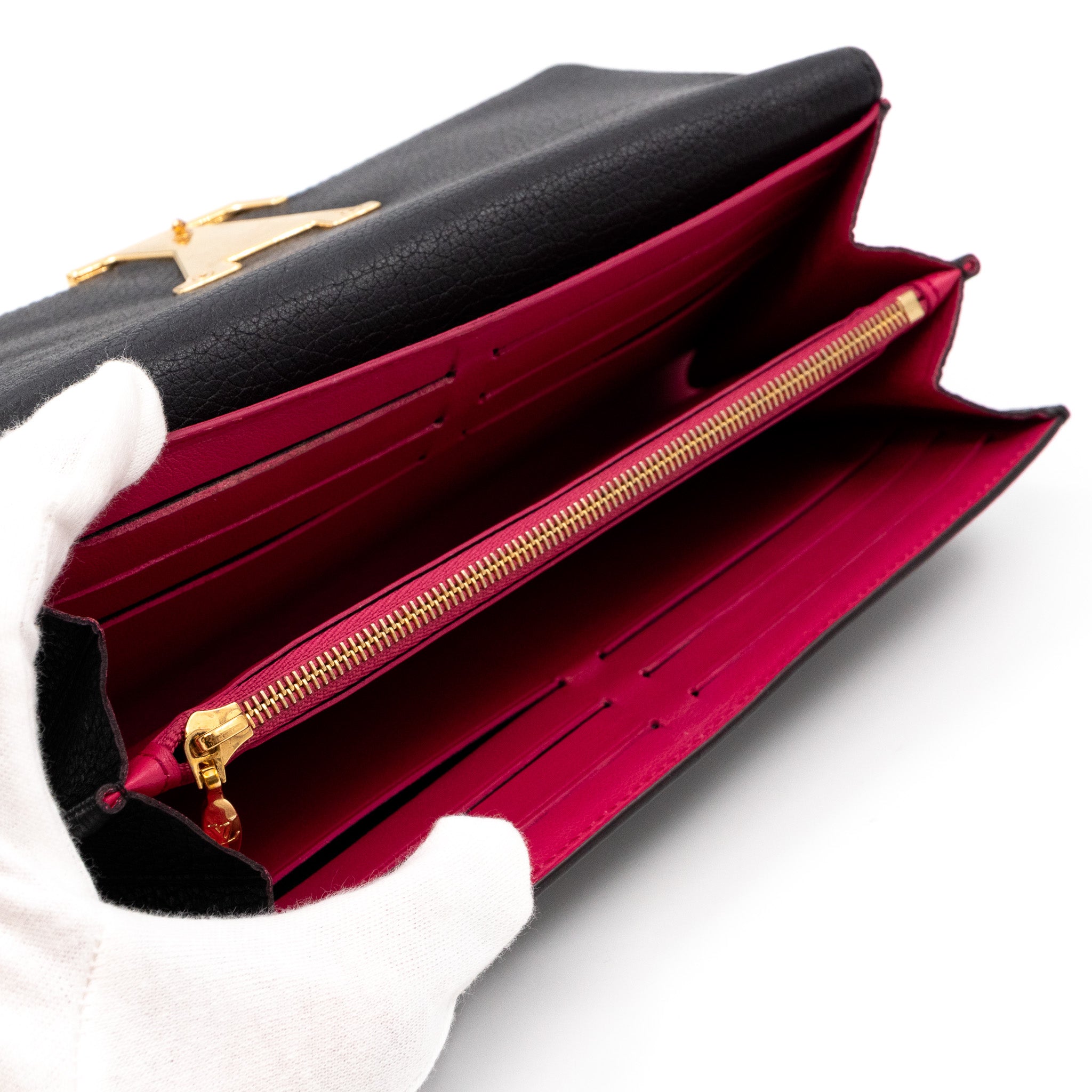 Capucines Wallet Black Leather