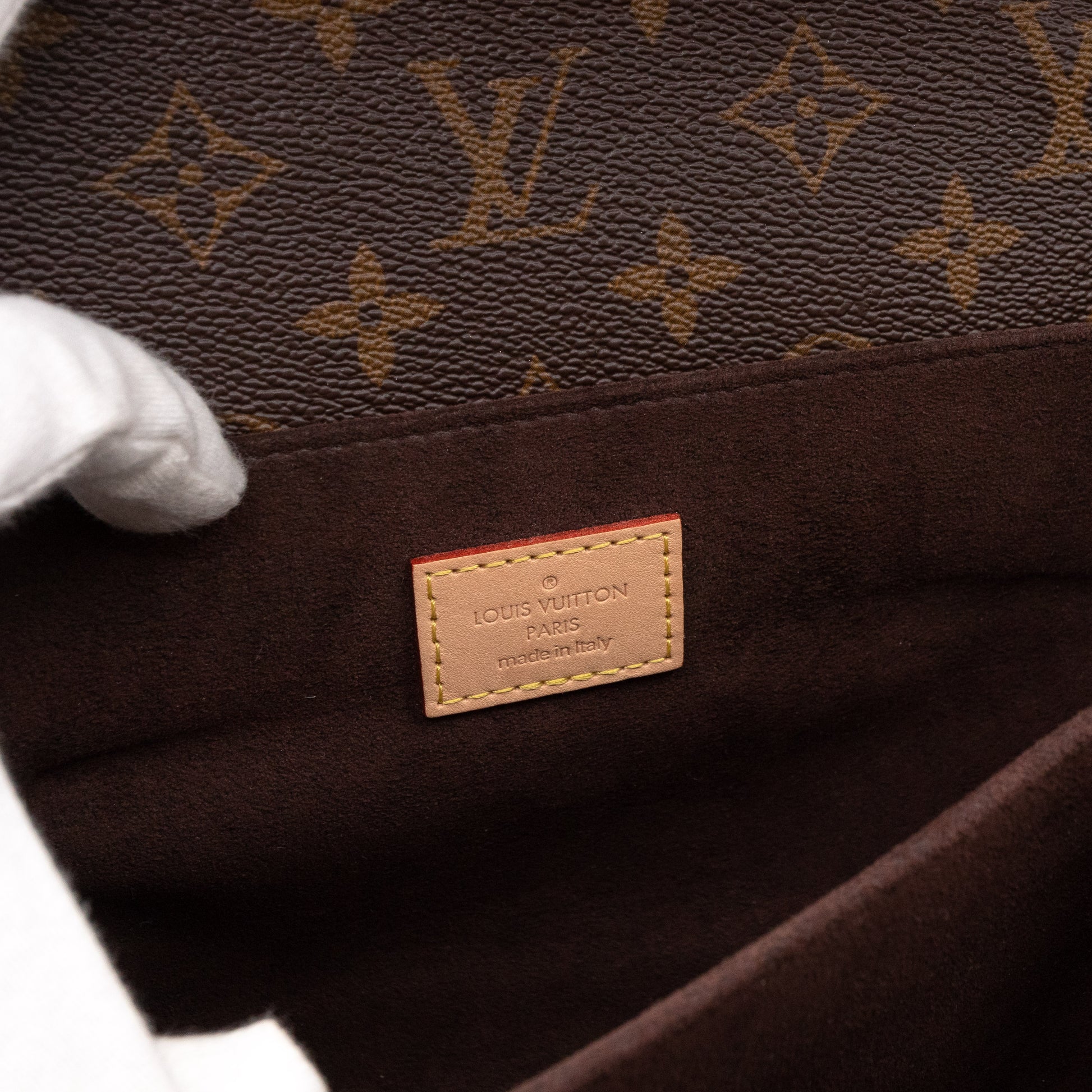 Louis Vuitton Pochette Metis Monogram - Luxury Helsinki