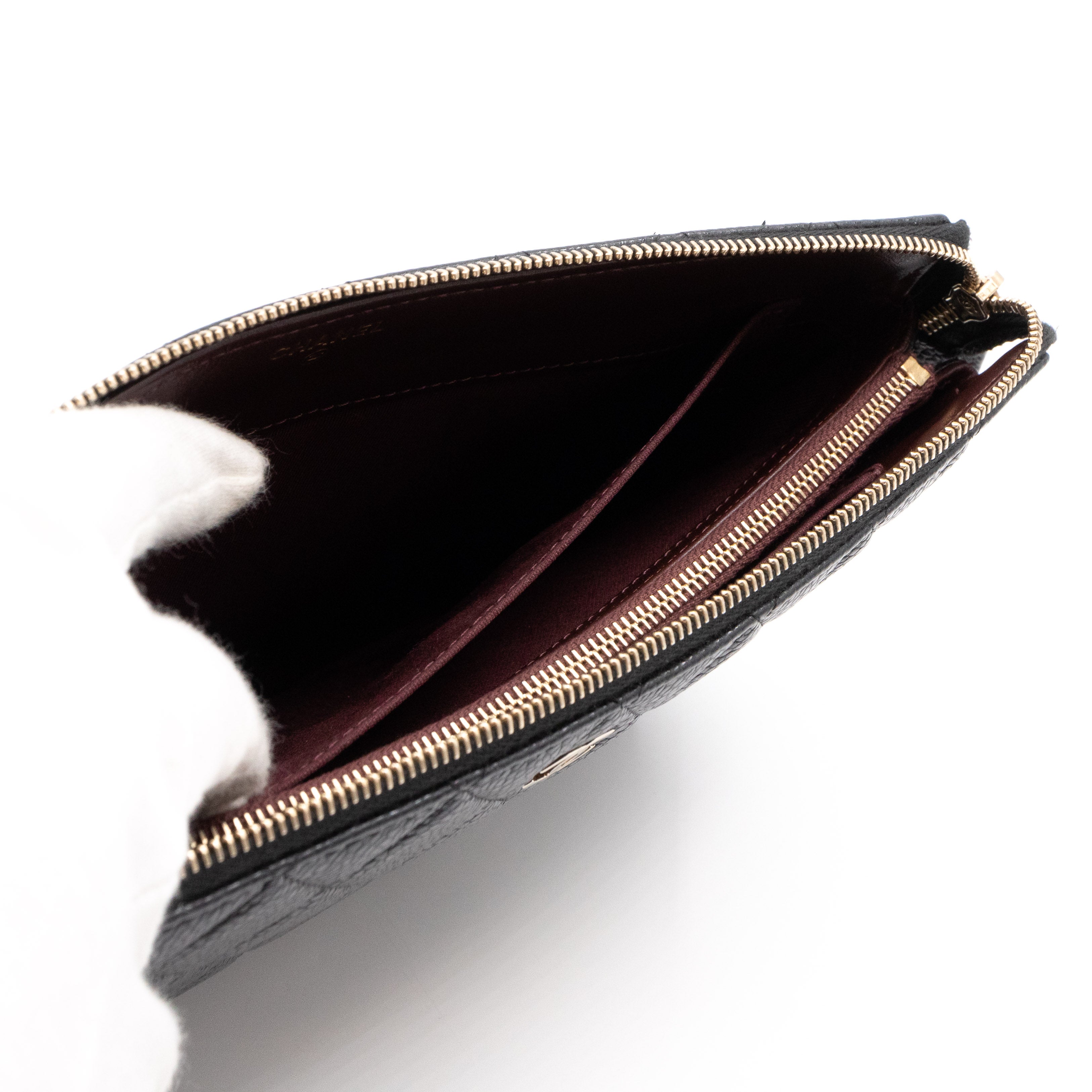 Medium Classic Zip Pouch Black Caviar