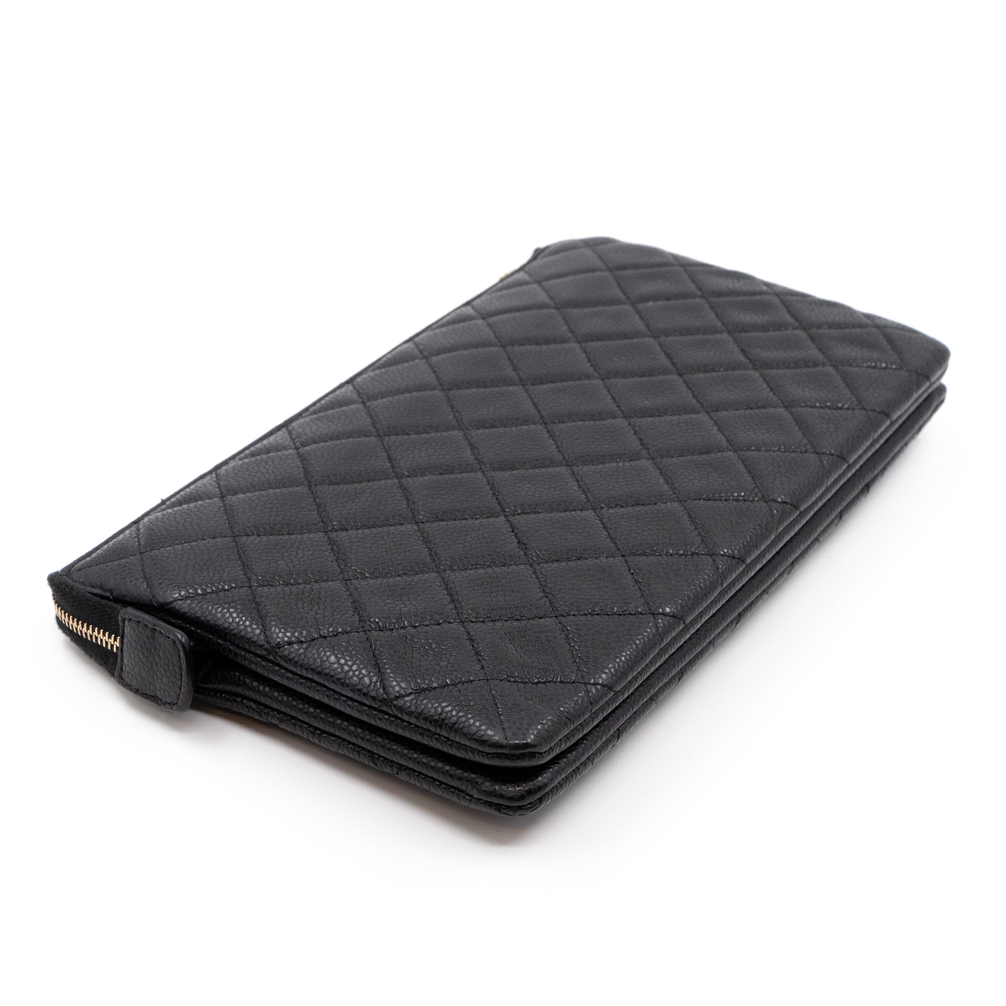 Medium Classic Zip Pouch Black Caviar