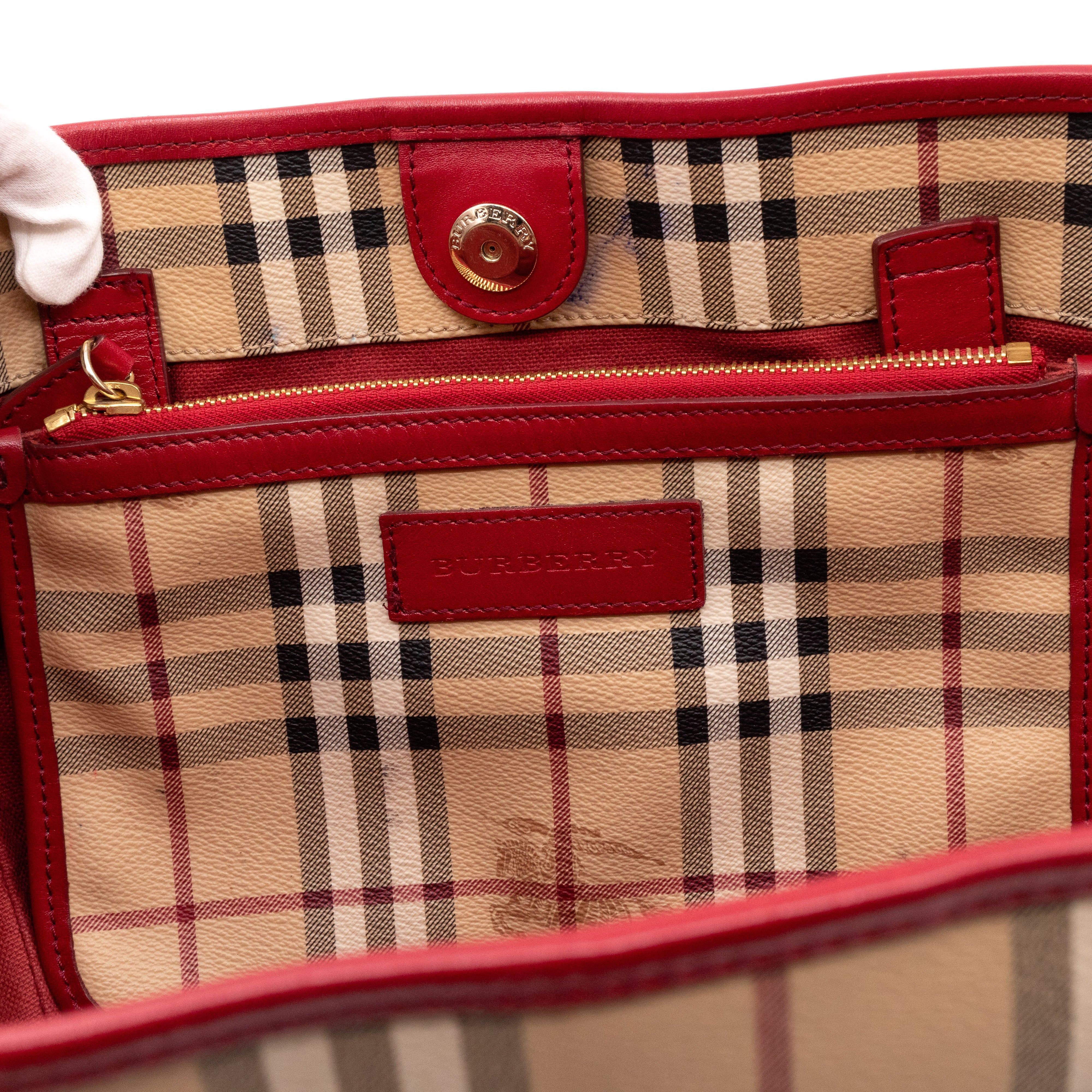 Burberry tote store red