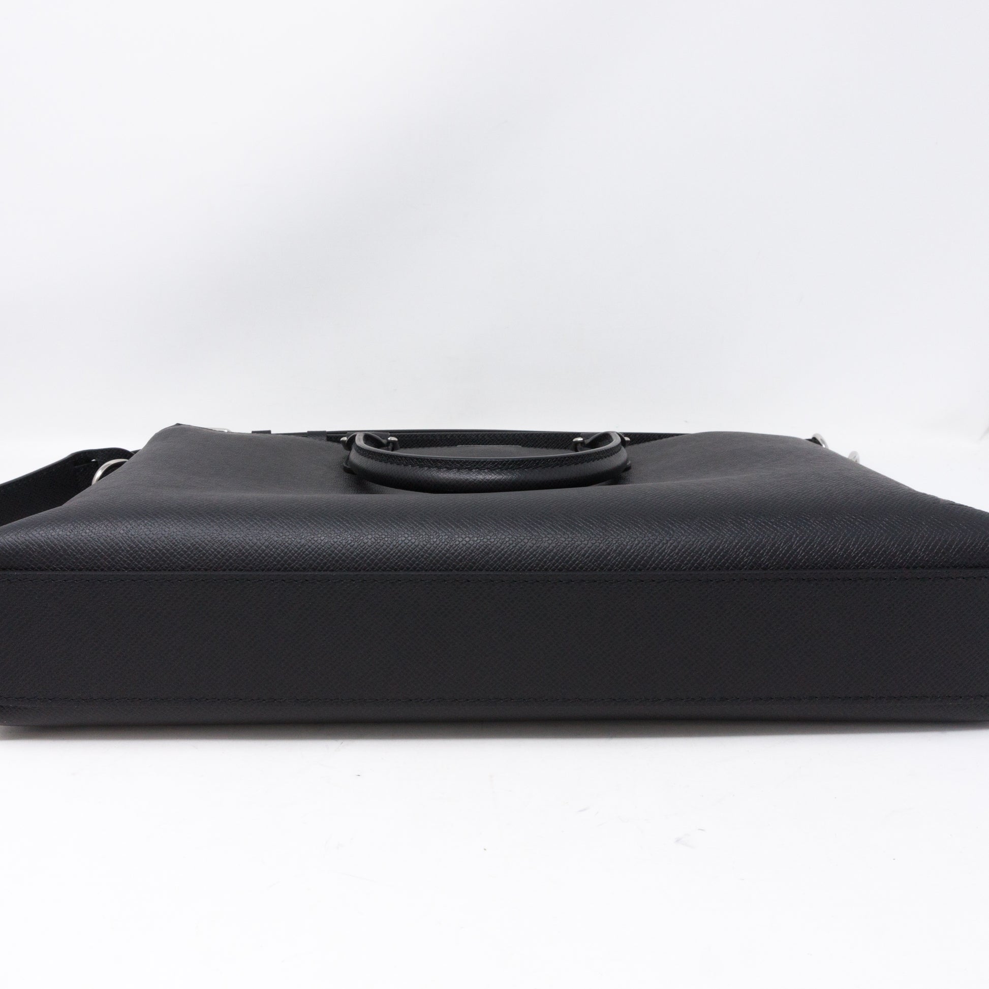 LOUIS VUITTON Taiga Anton Soft Briefcase Silver Buckle Briefcase Black –  Brand Off Hong Kong Online Store