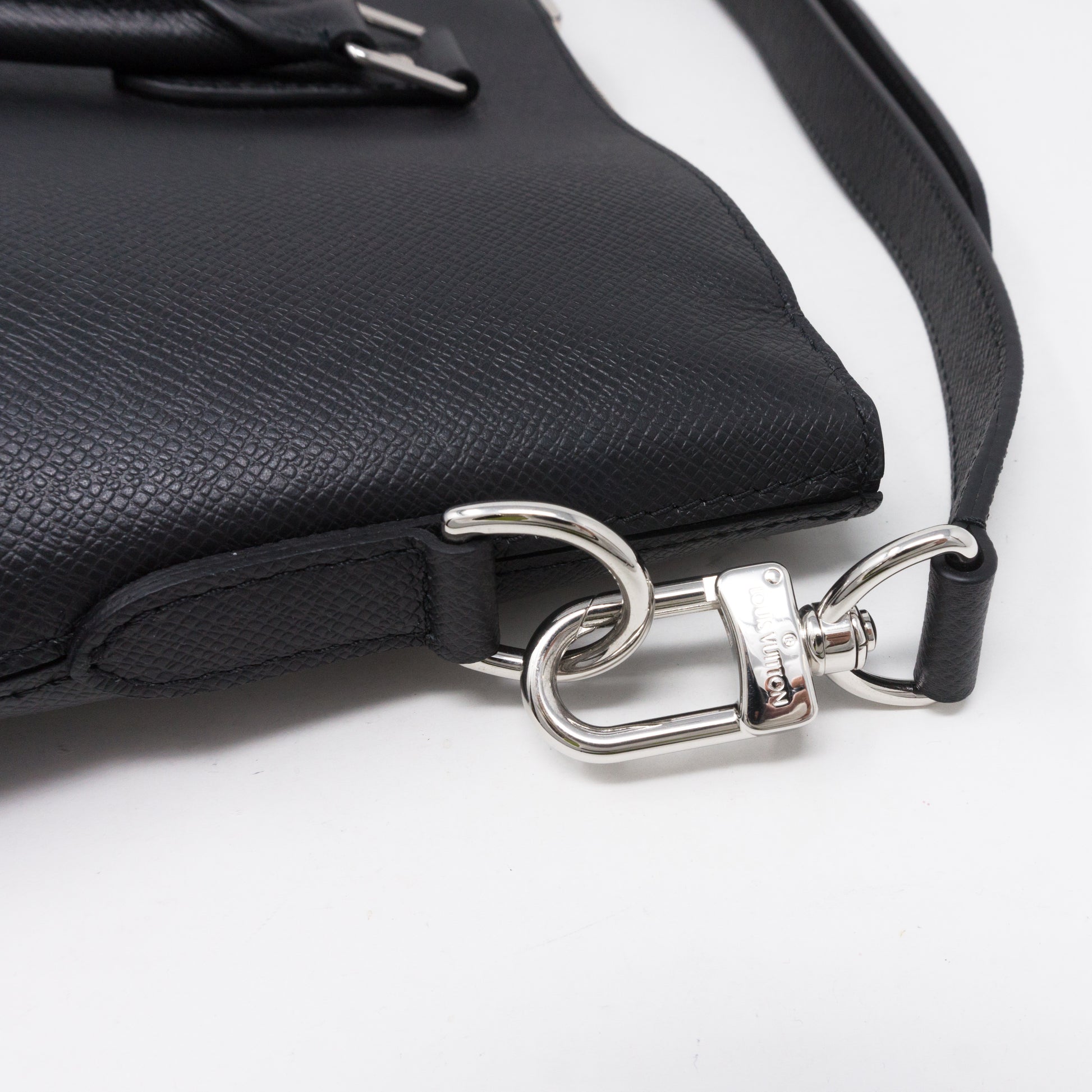 LOUIS VUITTON Taiga Anton Soft Briefcase Silver Buckle Briefcase Black –  Brand Off Hong Kong Online Store
